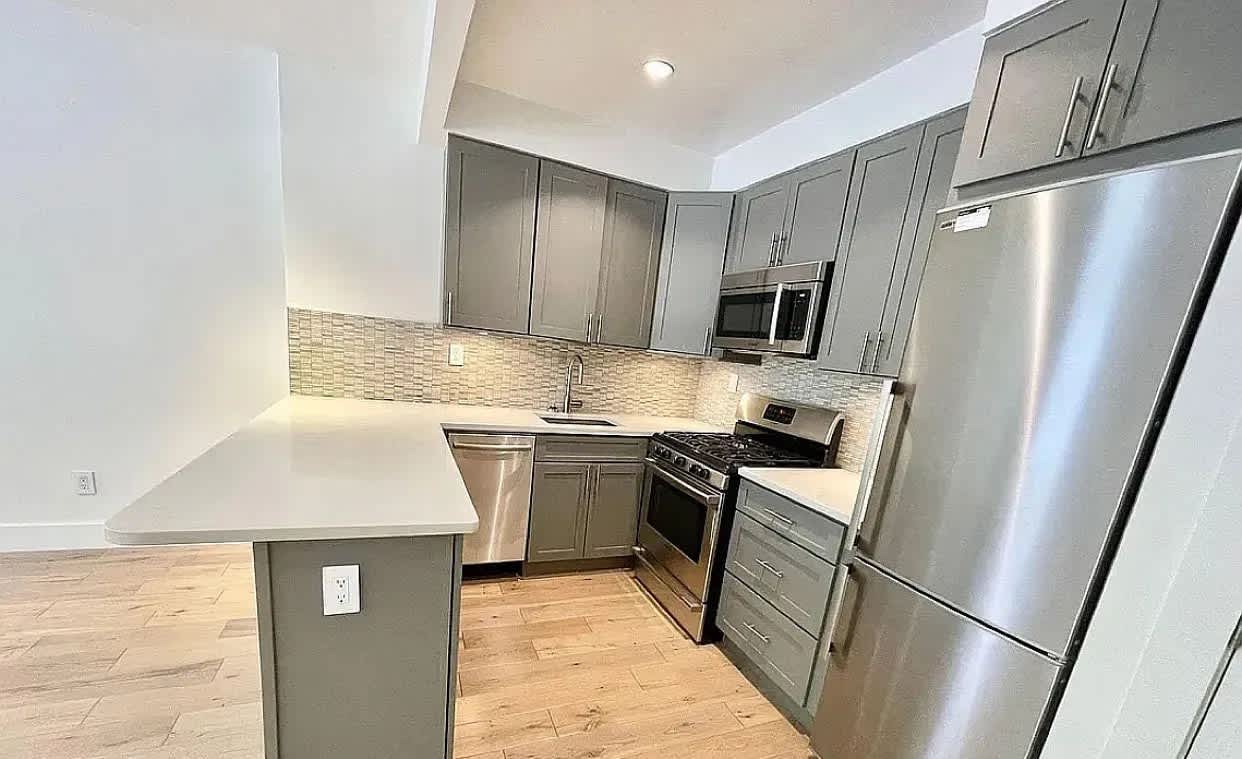 633 Washington Ave Apt 12F – photo 3