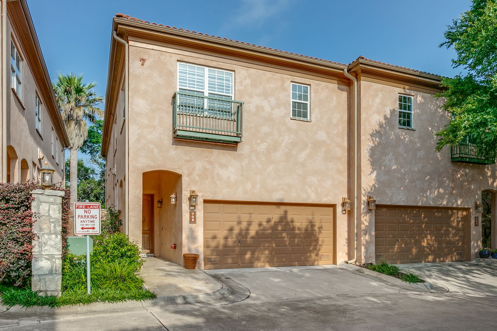 LUXURY 3-BEDROOM TOWNHOME IN ALAMO HEIGHTS – photo 2