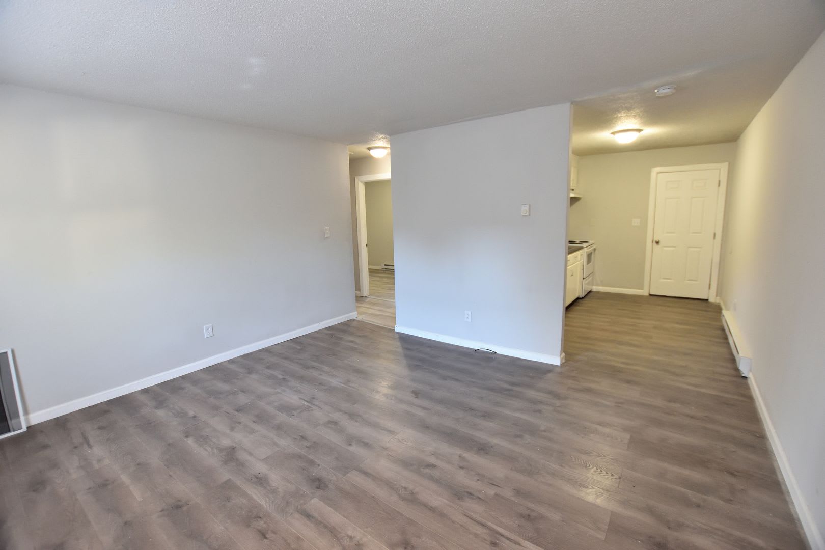 1607 Charter Drive – photo 2