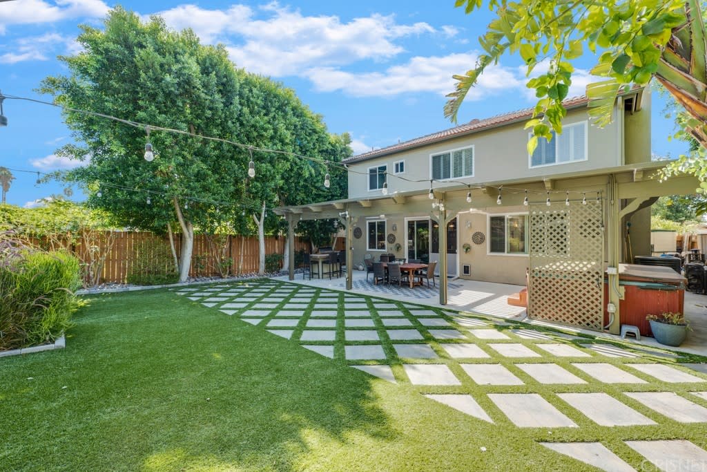 18241 Arminta St – photo 1
