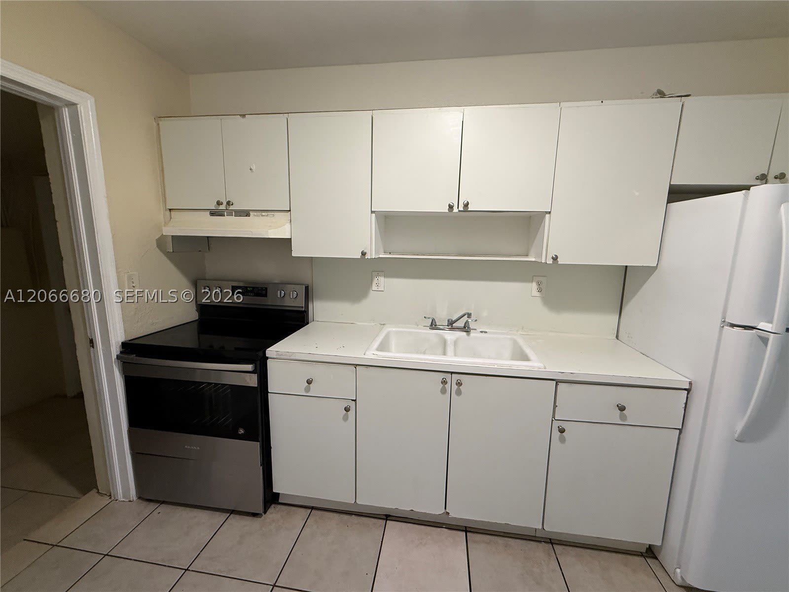 4520 Nw 13Th Ave – photo 2