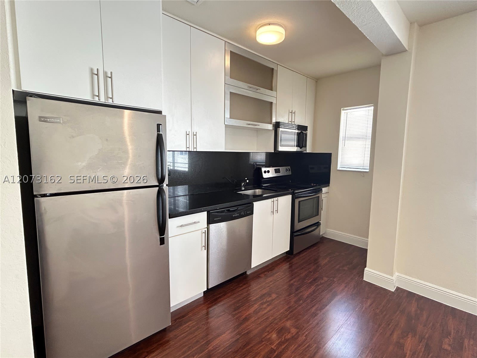 2931 Sheridan Ave – photo 3