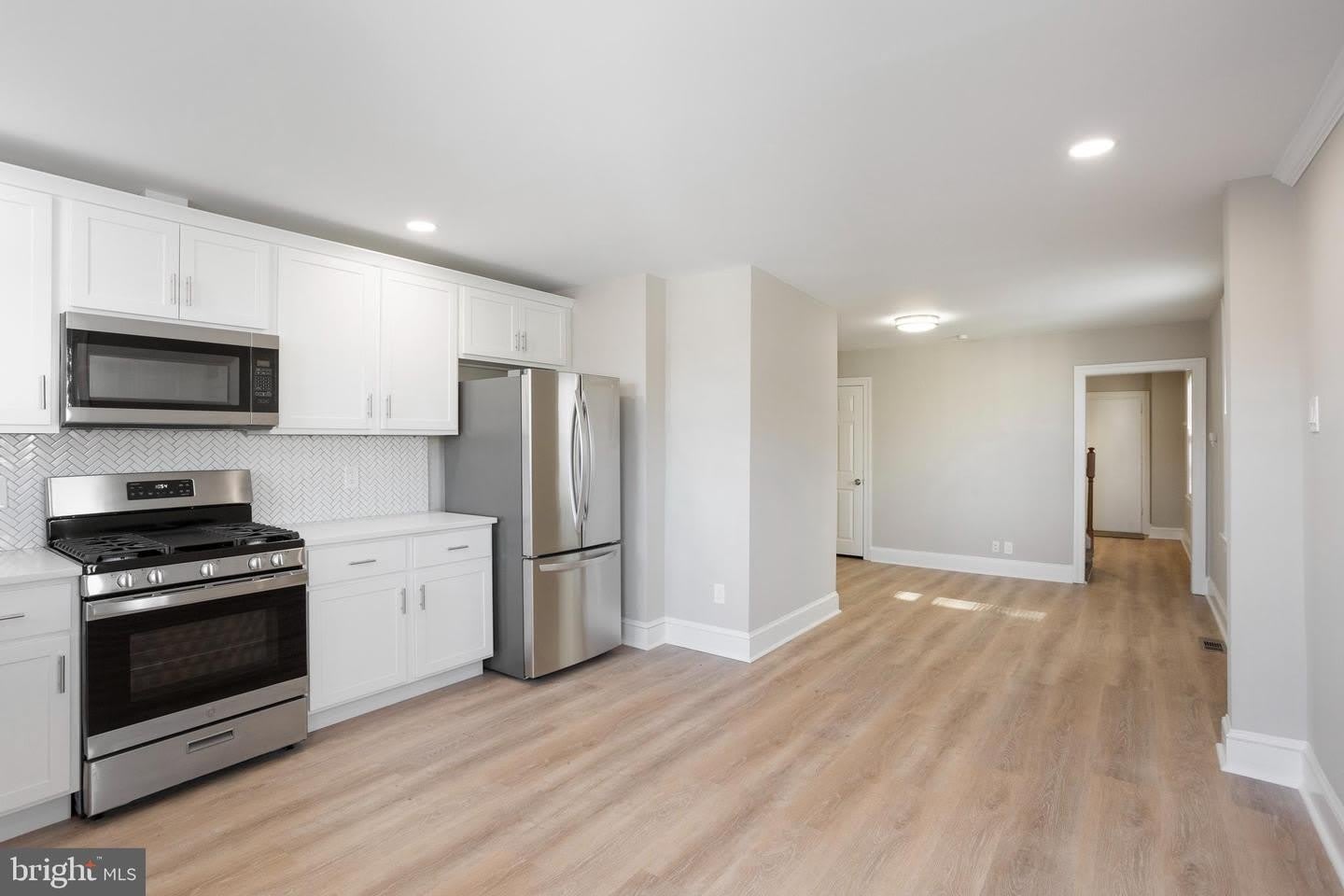 809 N PROVIDENCE RD – photo 2