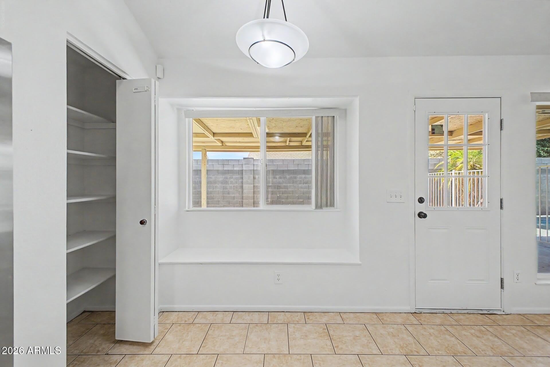 7119 W KRALL Street – photo 5