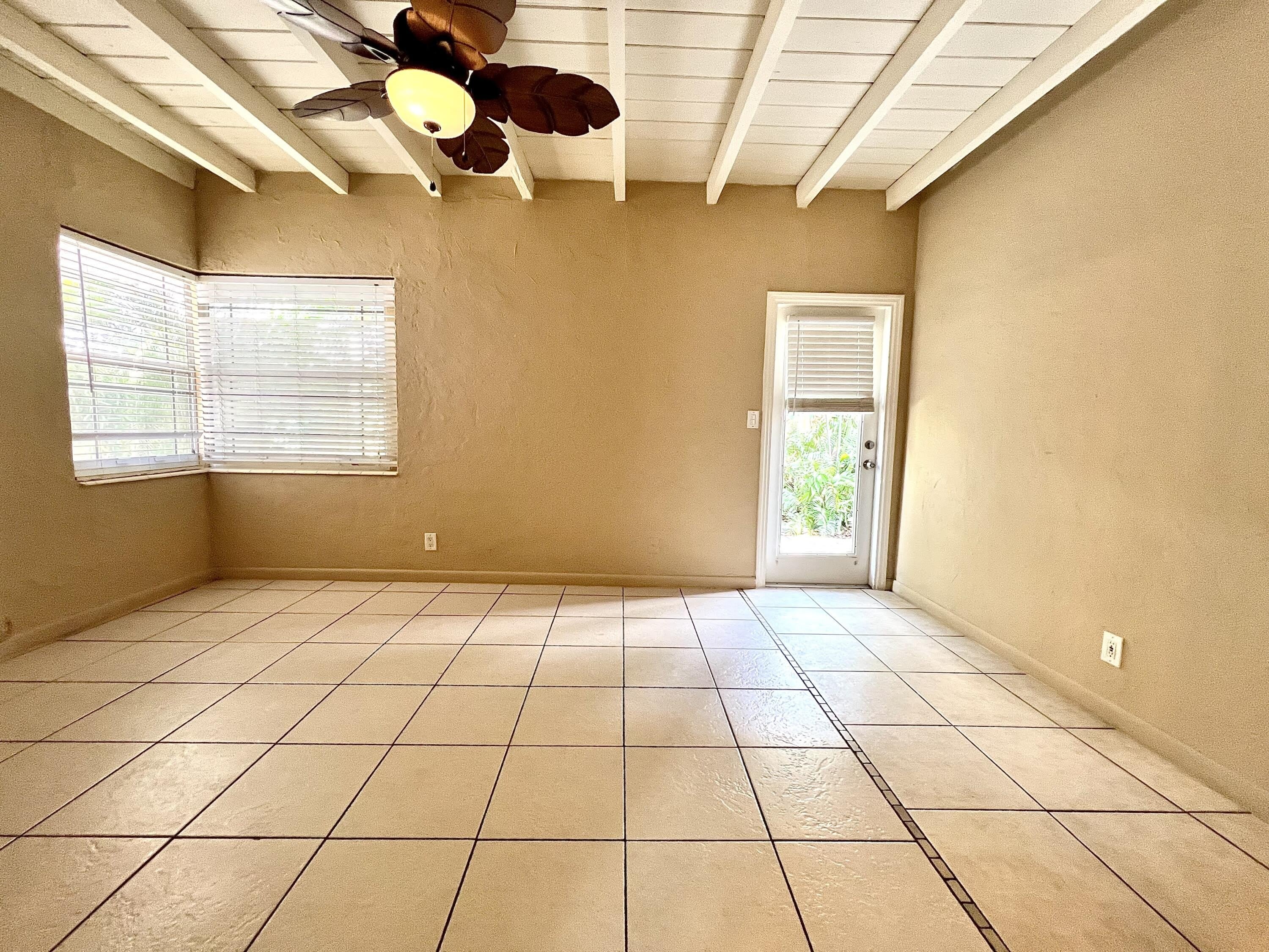 817 NE 16TH Terrace – photo 2