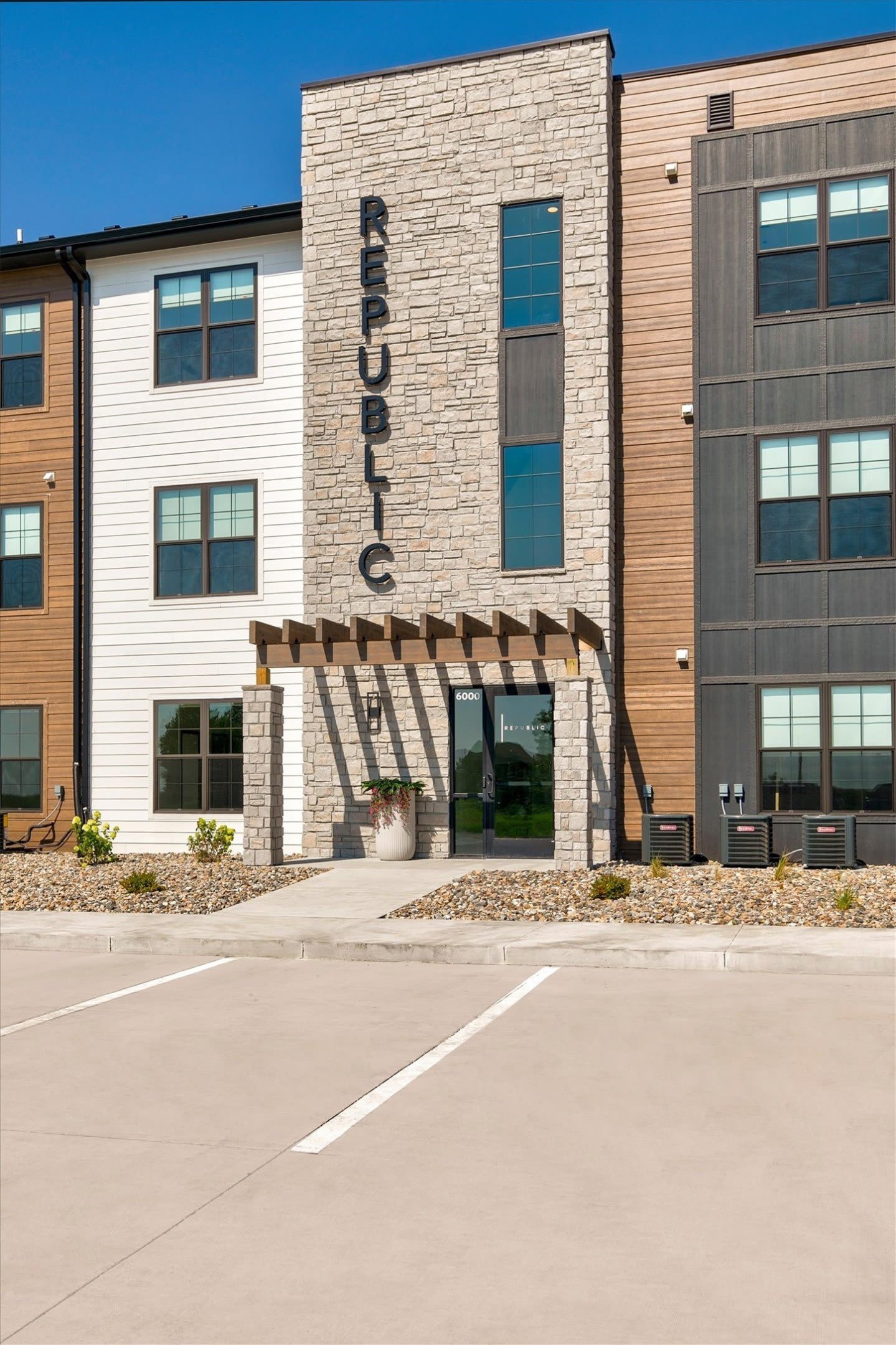 300 Anthem Drive – photo 4