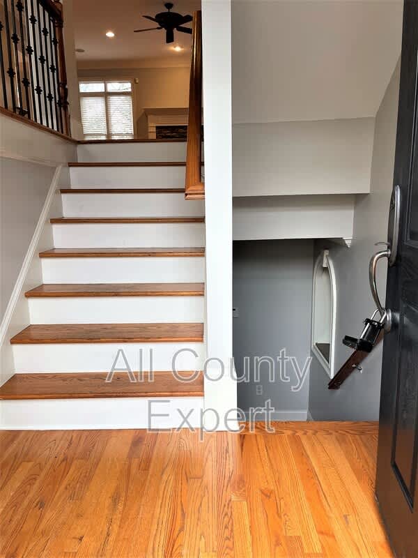895 Lenox Ct – photo 2