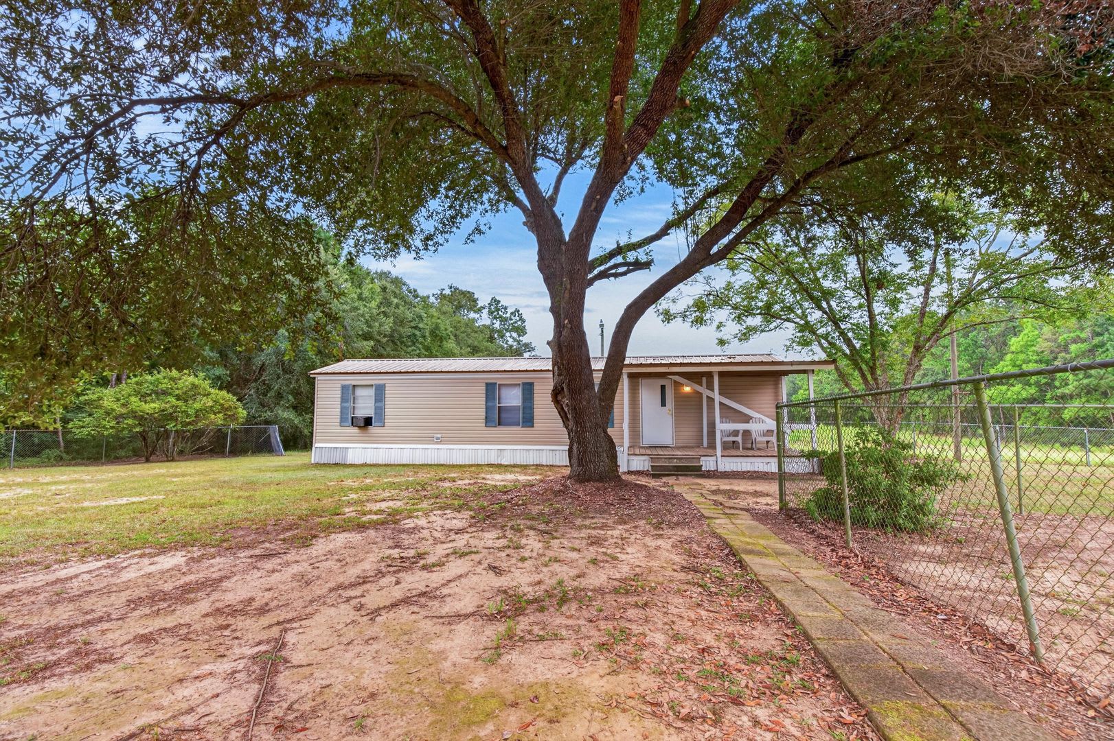 Cute 2 bedroom 1 bath mobile home in Lucedale – photo 2