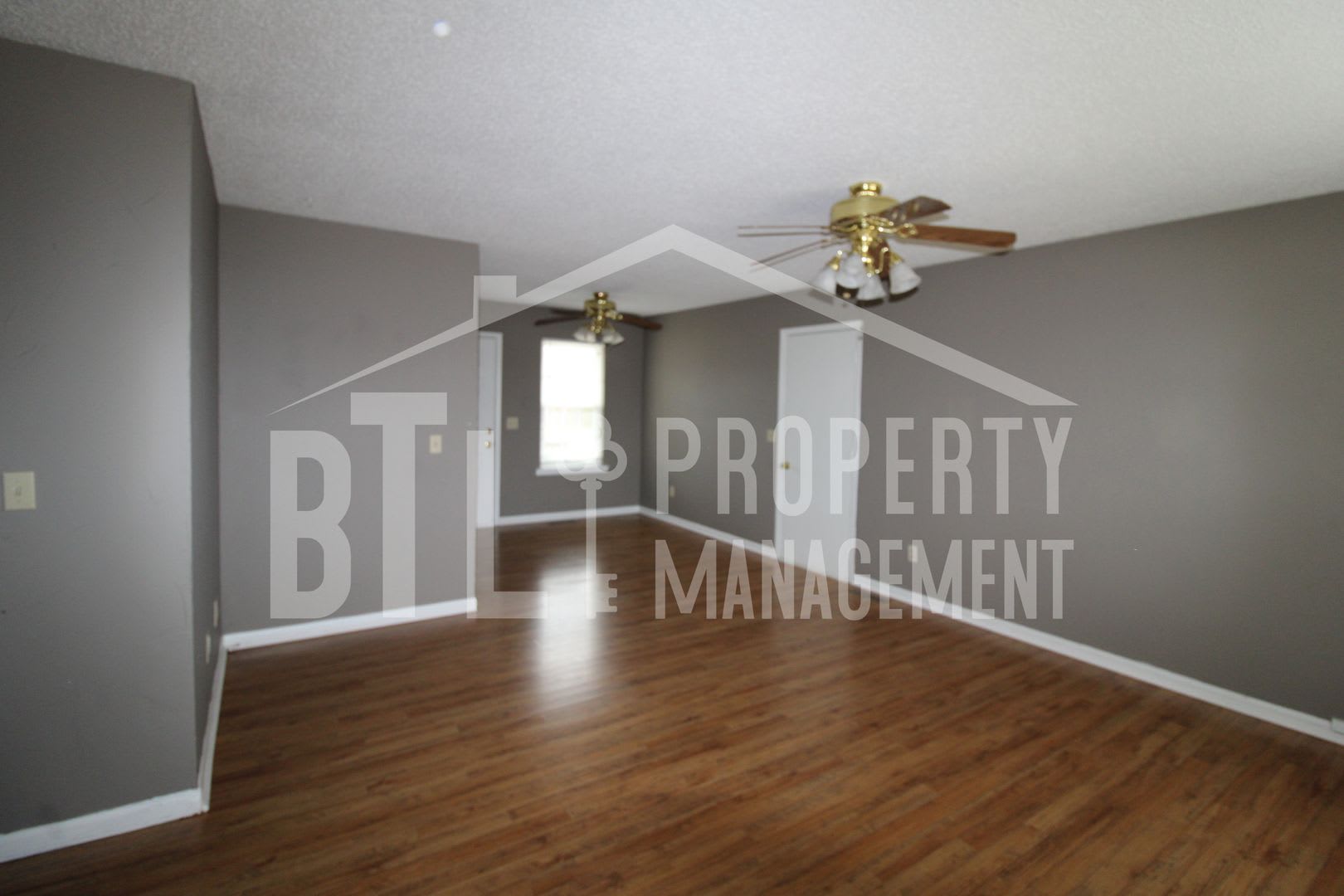 Charming 3-Bedroom Home in Branson – Pet friendly and Fenced yard! – photo 3