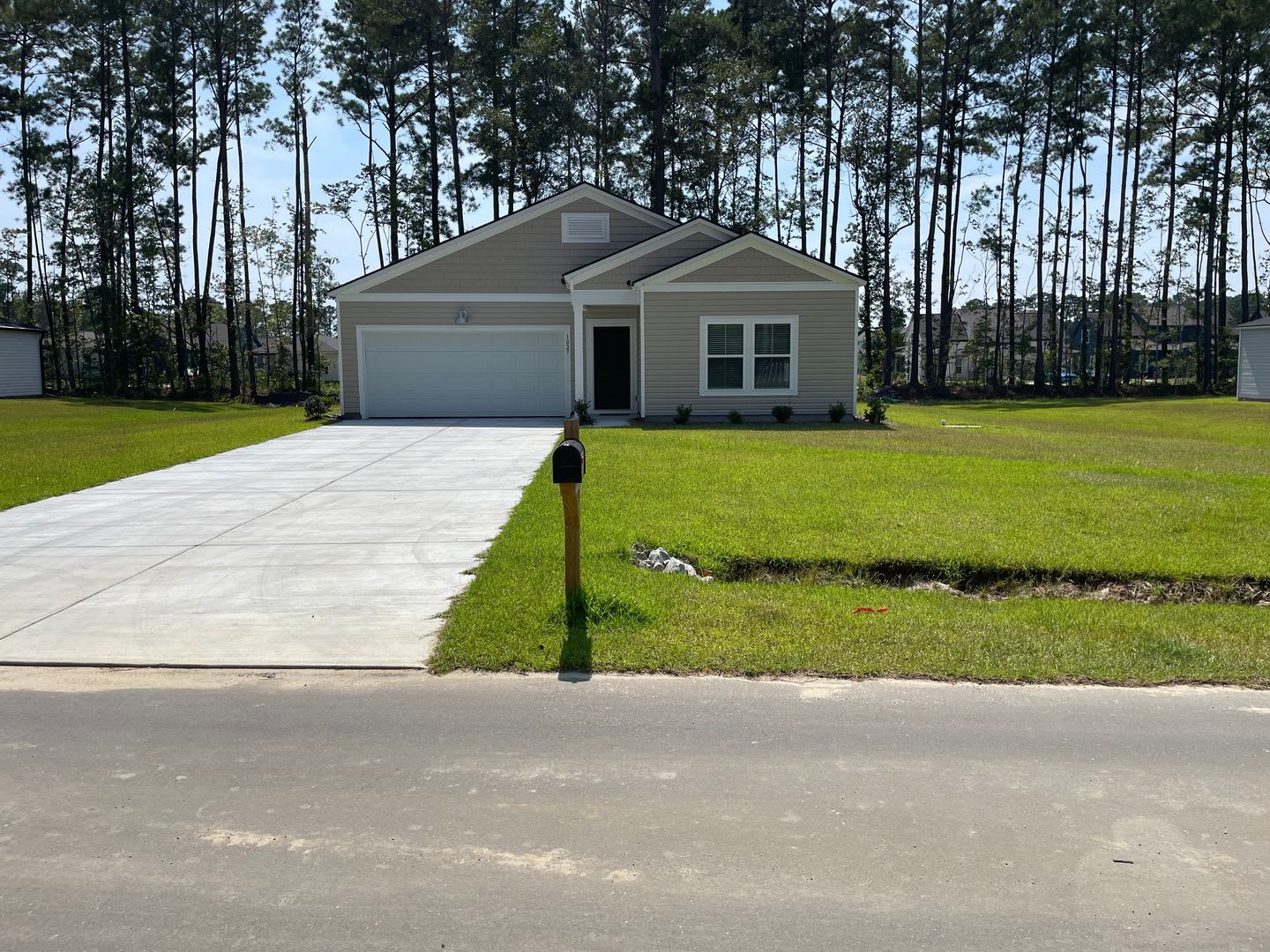 3 Bedroom 2 Bath Home in Hunter's Trace, Calabash, NC – photo 1