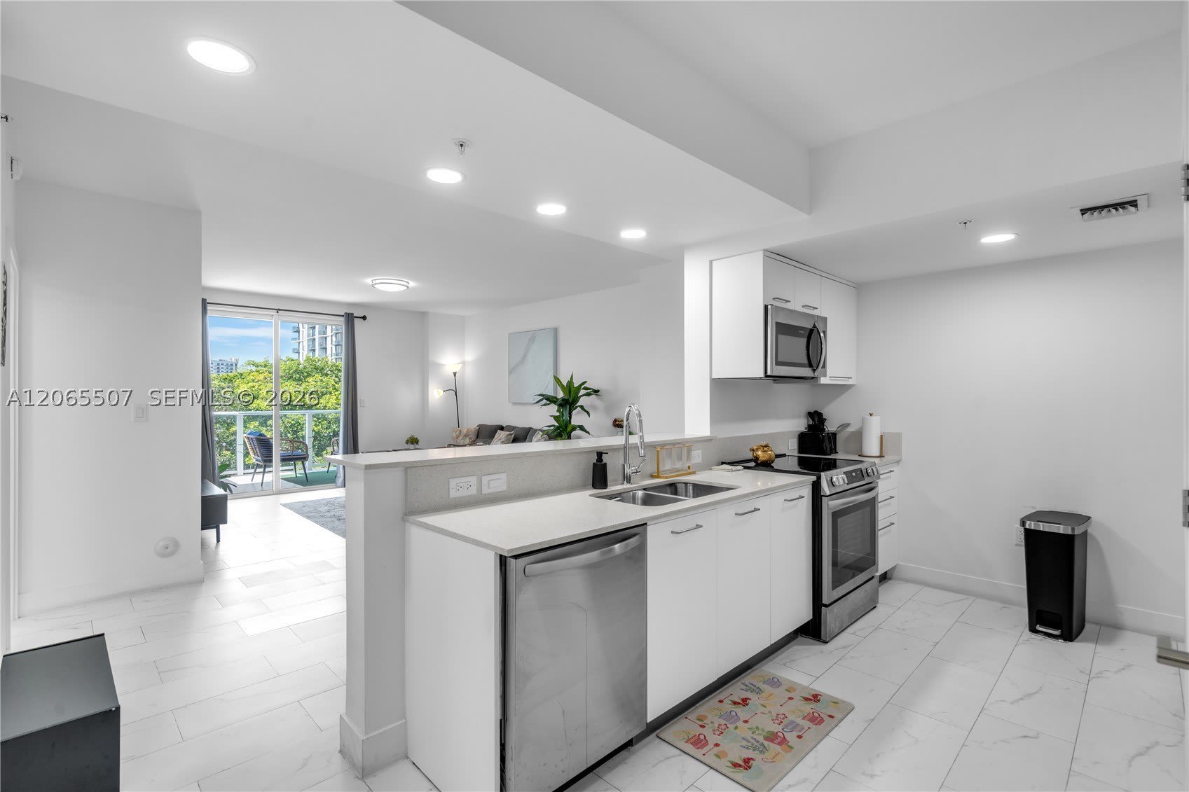 1850 Monroe St – photo 4