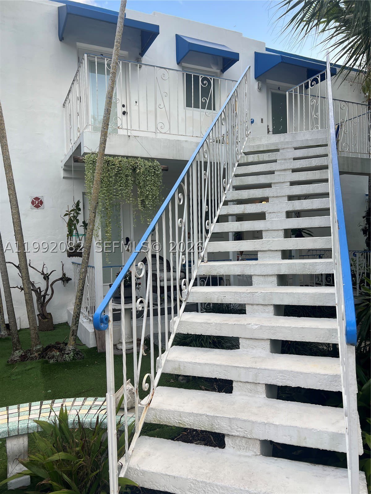 225 SE 16th Ave – photo 1