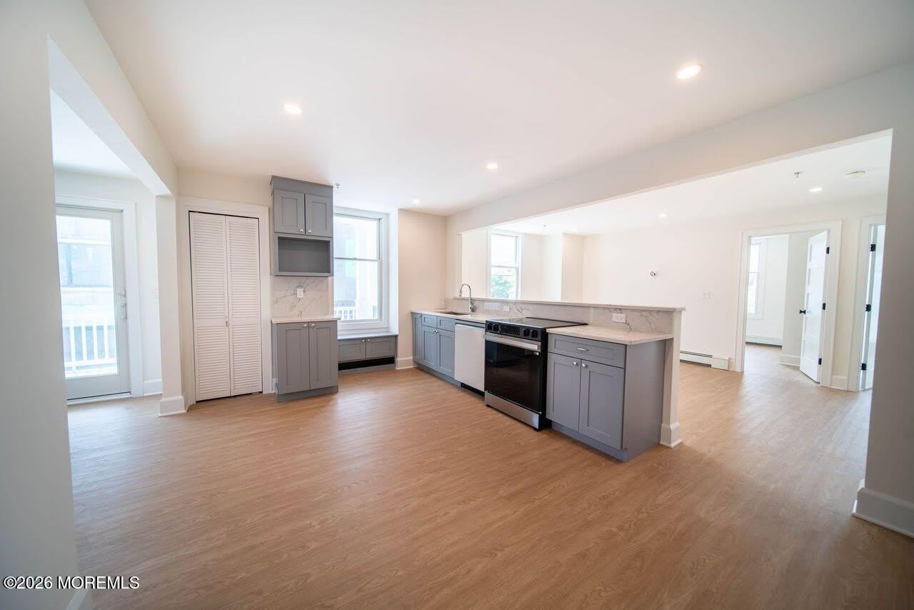 1125 E Ocean Avenue – photo 5