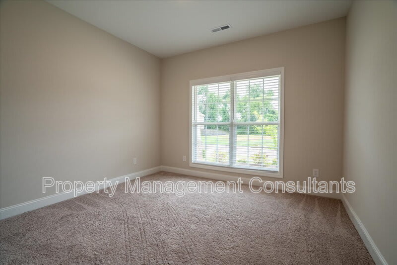 330 Creek Grove Avenue – photo 5