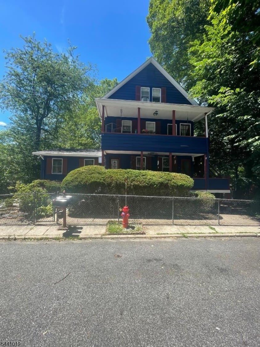 55 Garden Ave – photo 1