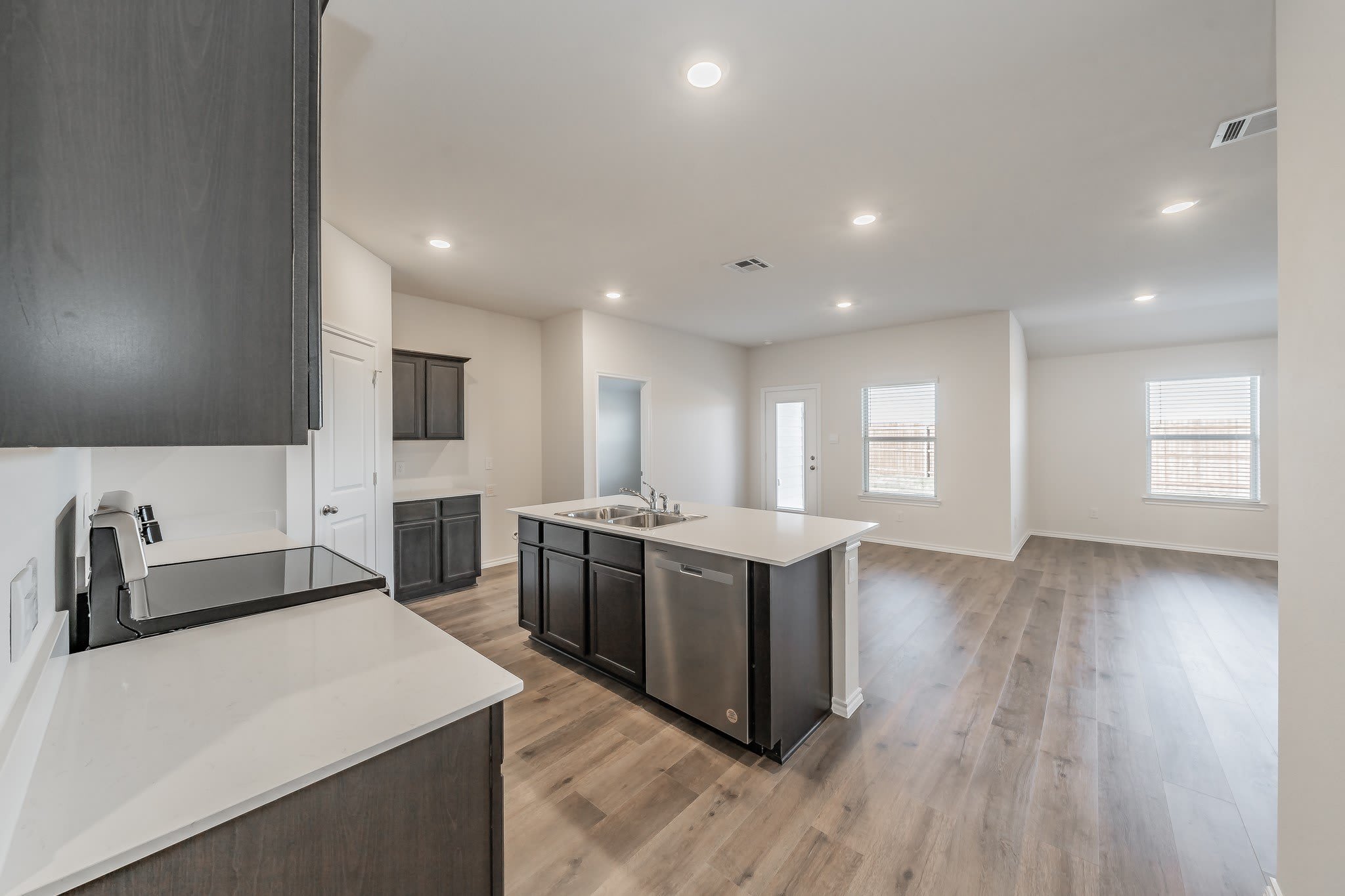 764 Primrose Lane – photo 4