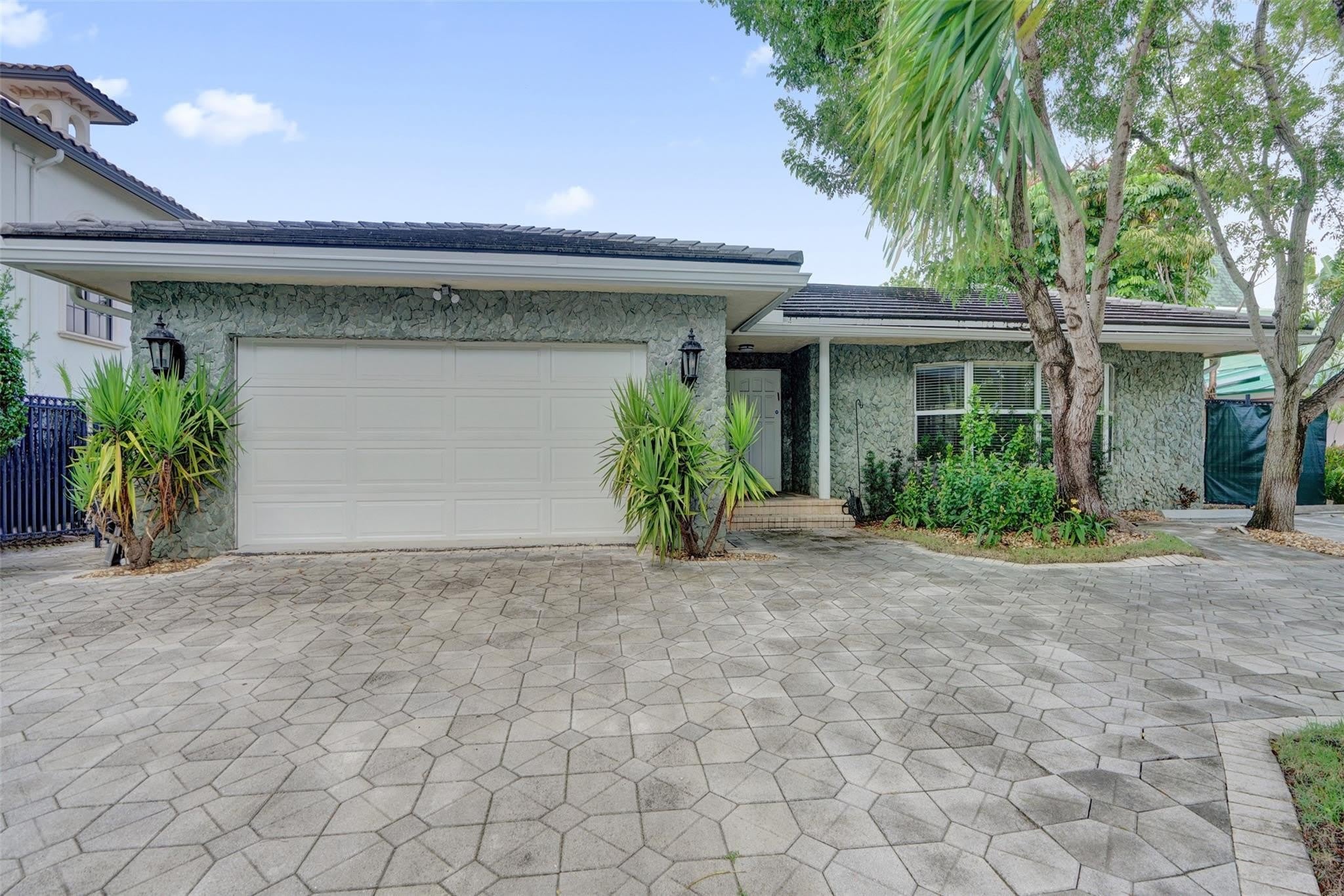 2427 Sea Island Drive – photo 3
