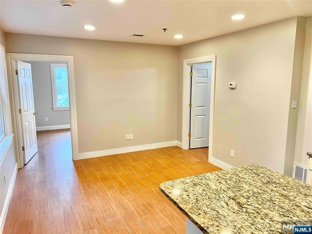 284 John Street – photo 5