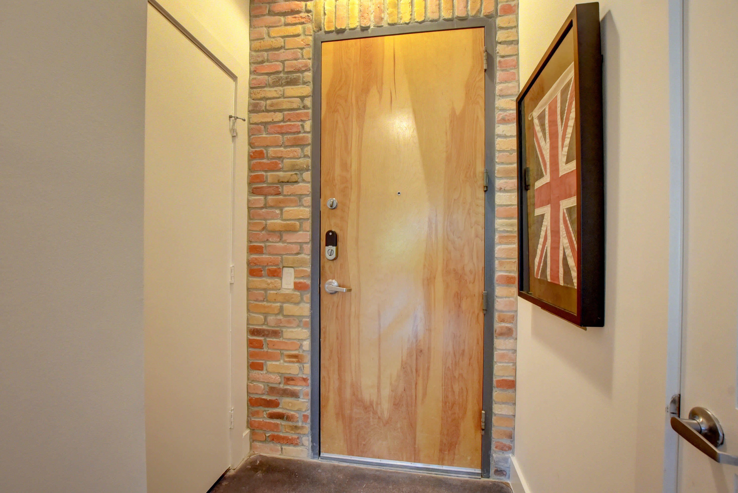 185 NE 4th Avenue – photo 2