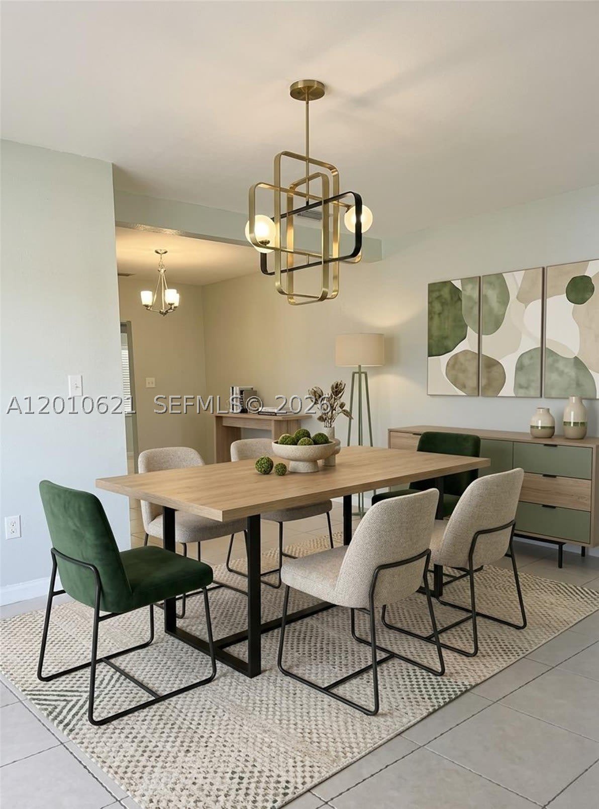 2412 SW 11th St – photo 3