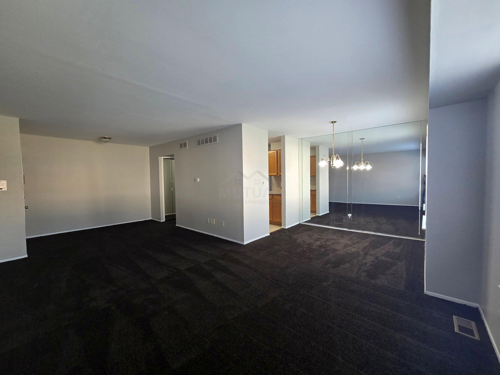 30276 Southfield Road – photo 2
