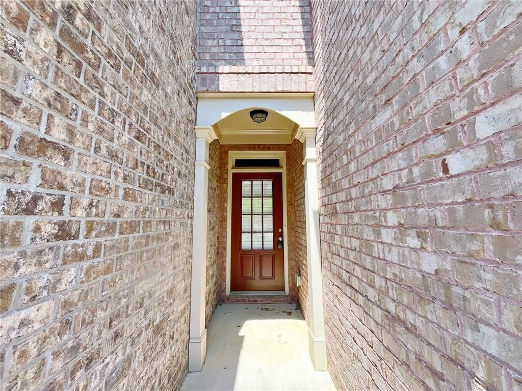 330 Holdings Drive – photo 2
