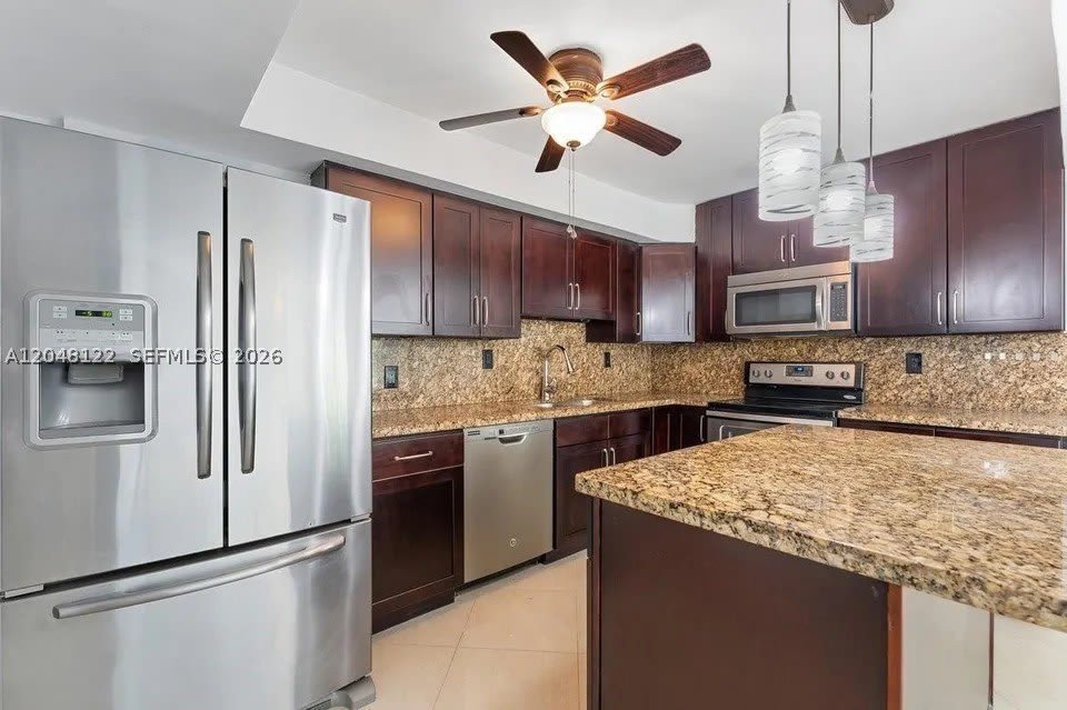 1400 Ne 54Th St – photo 1