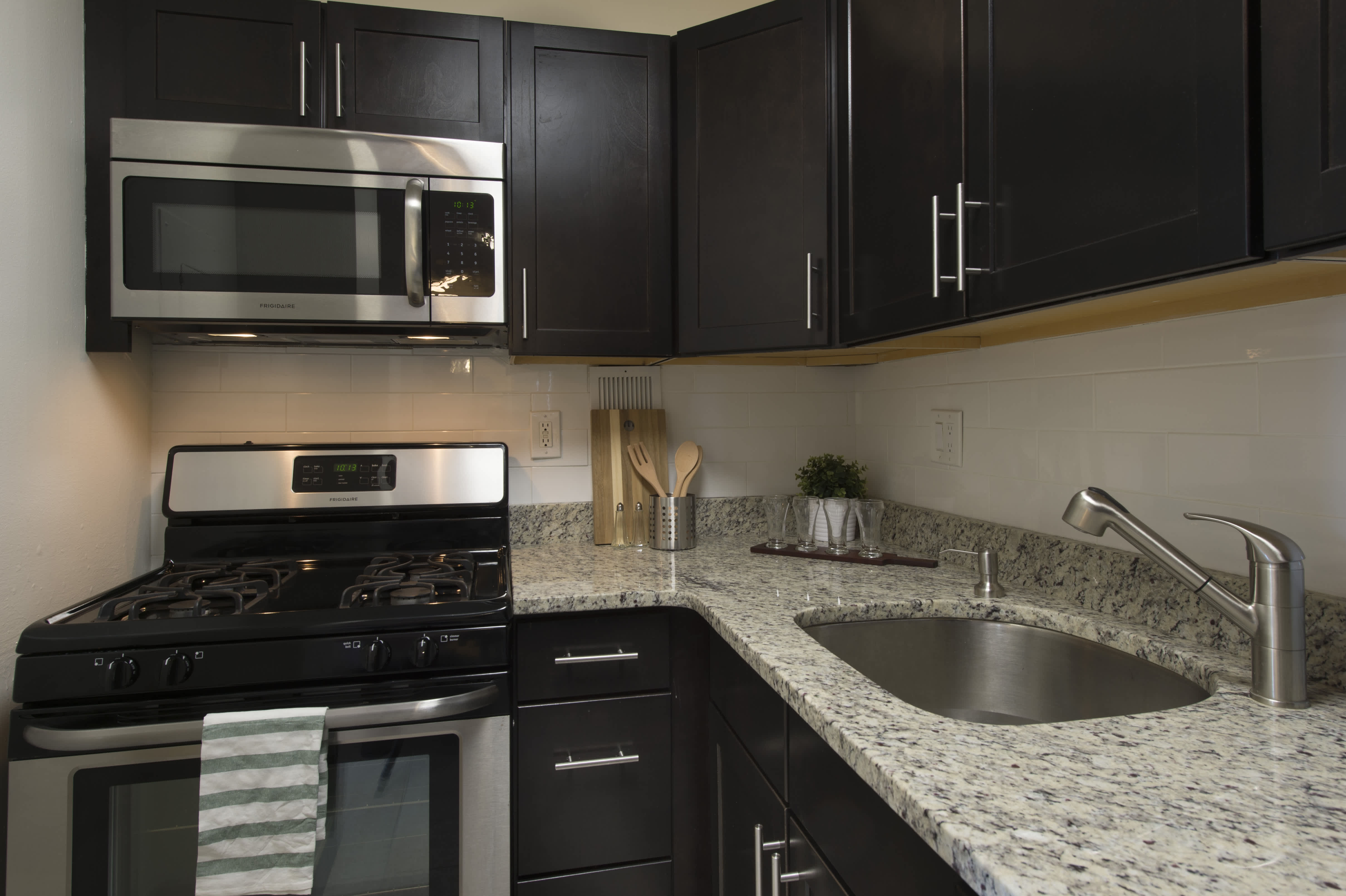 10 Strathmore Rd – photo 4