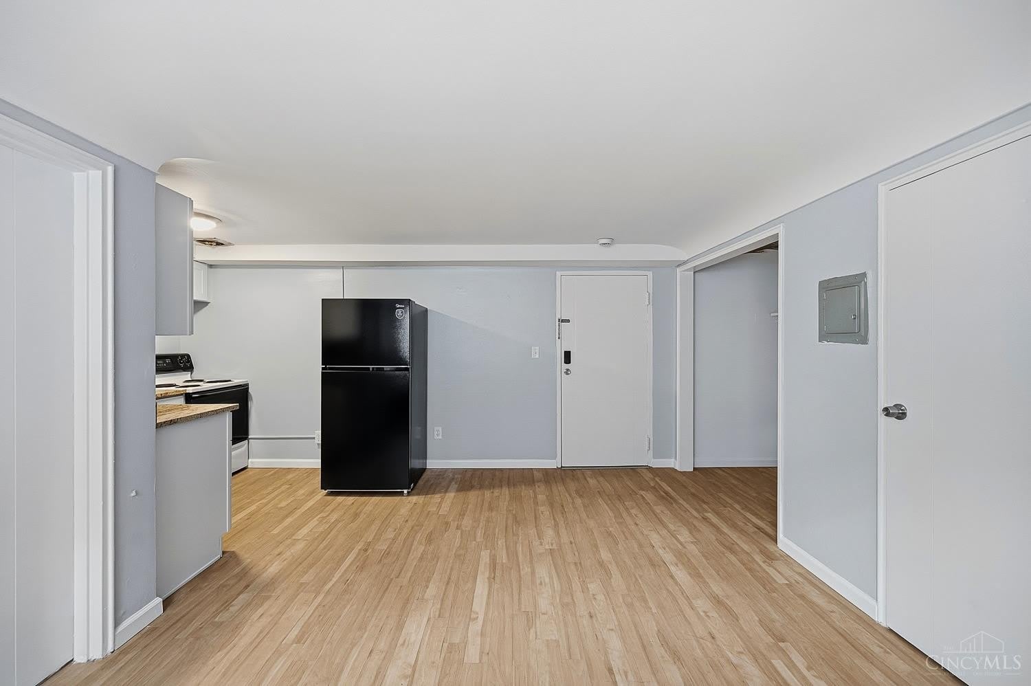6469 Montgomery Road – photo 5