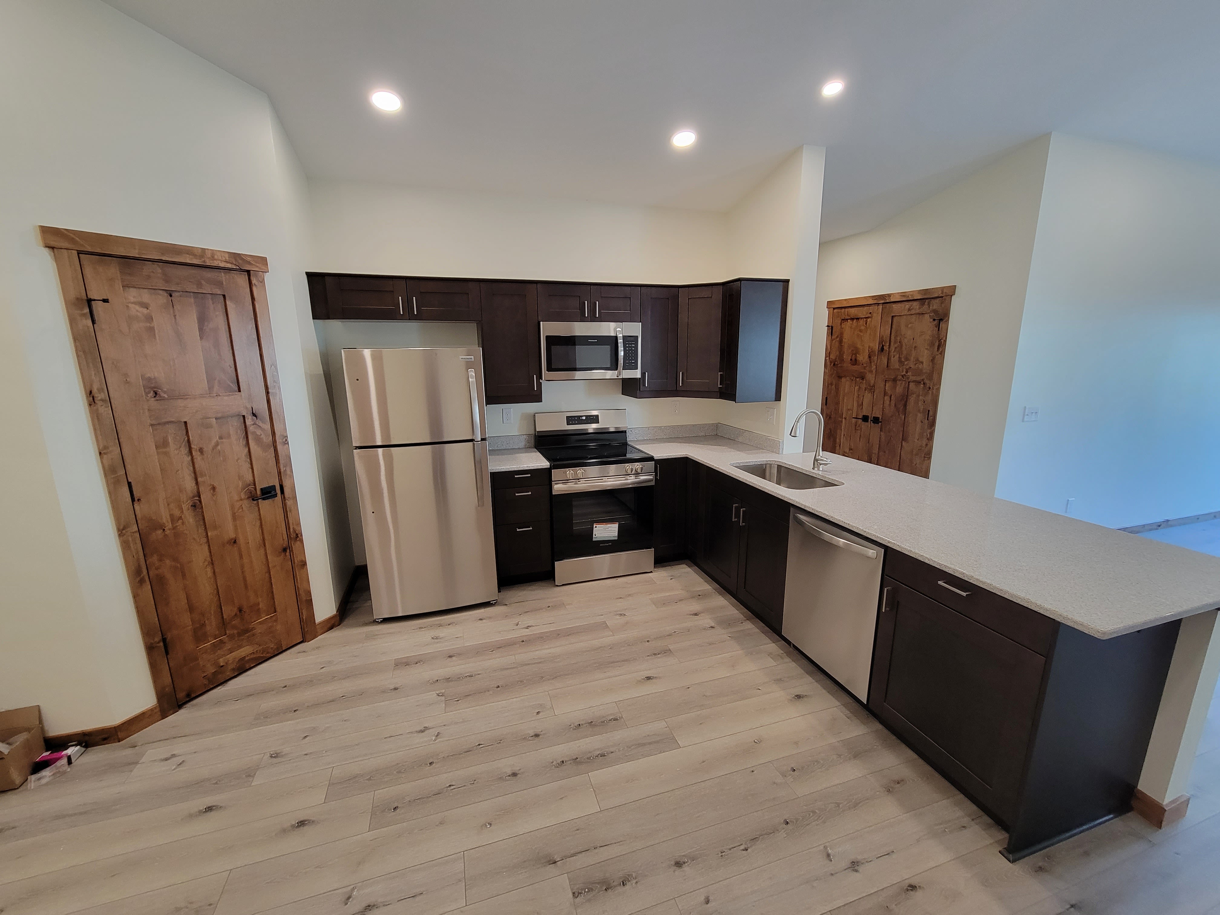 816 10Th St W – photo 3