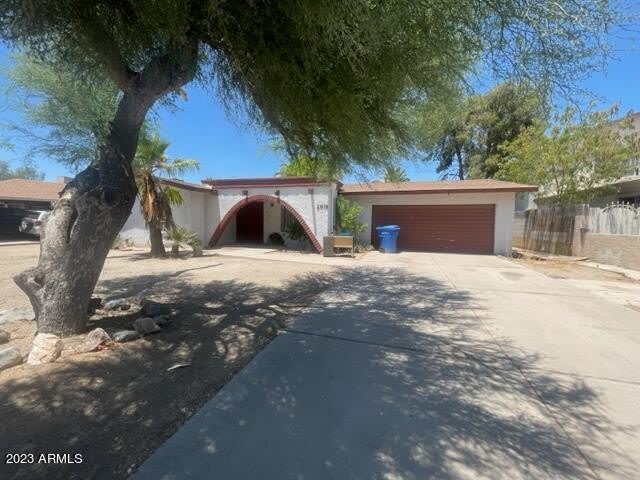 2918 W Glendale Avenue – photo 2