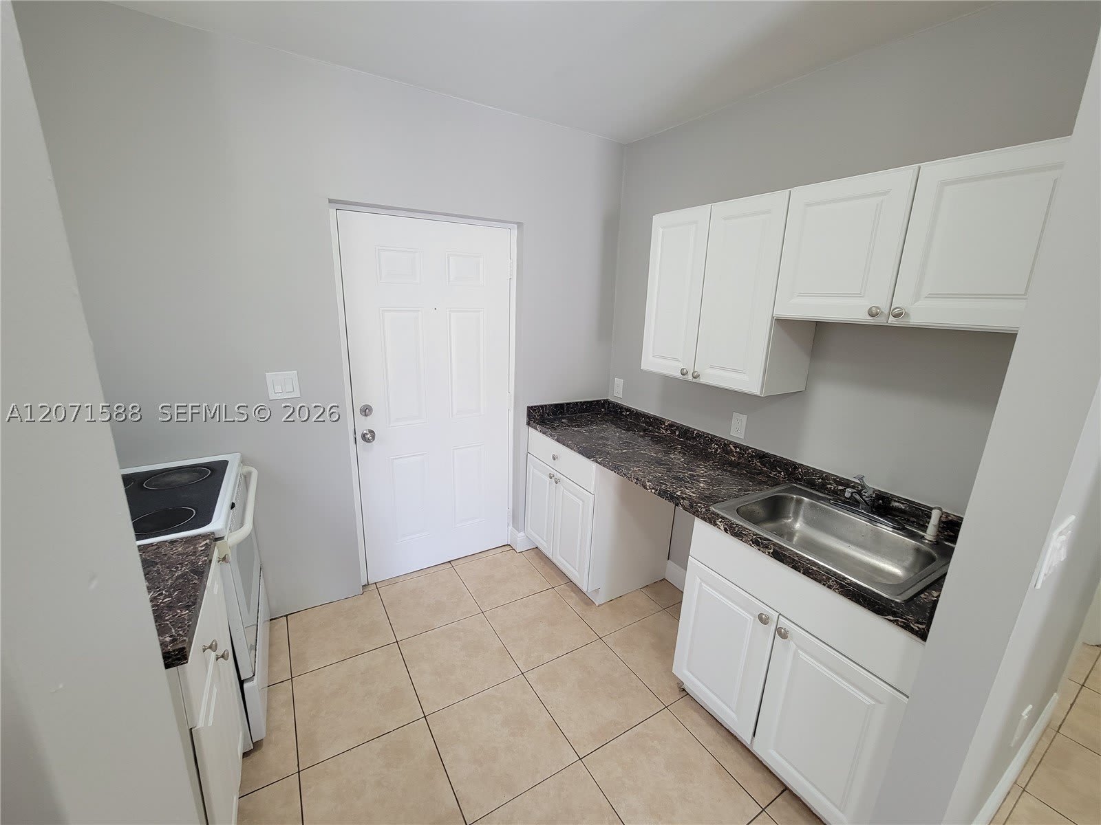 1740 NW 1st Pl – photo 1
