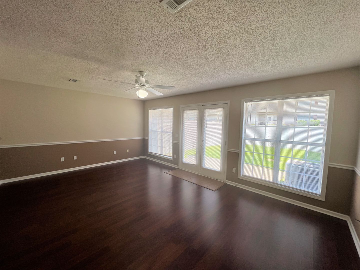205 Wakefield Way, Enterprise – photo 2