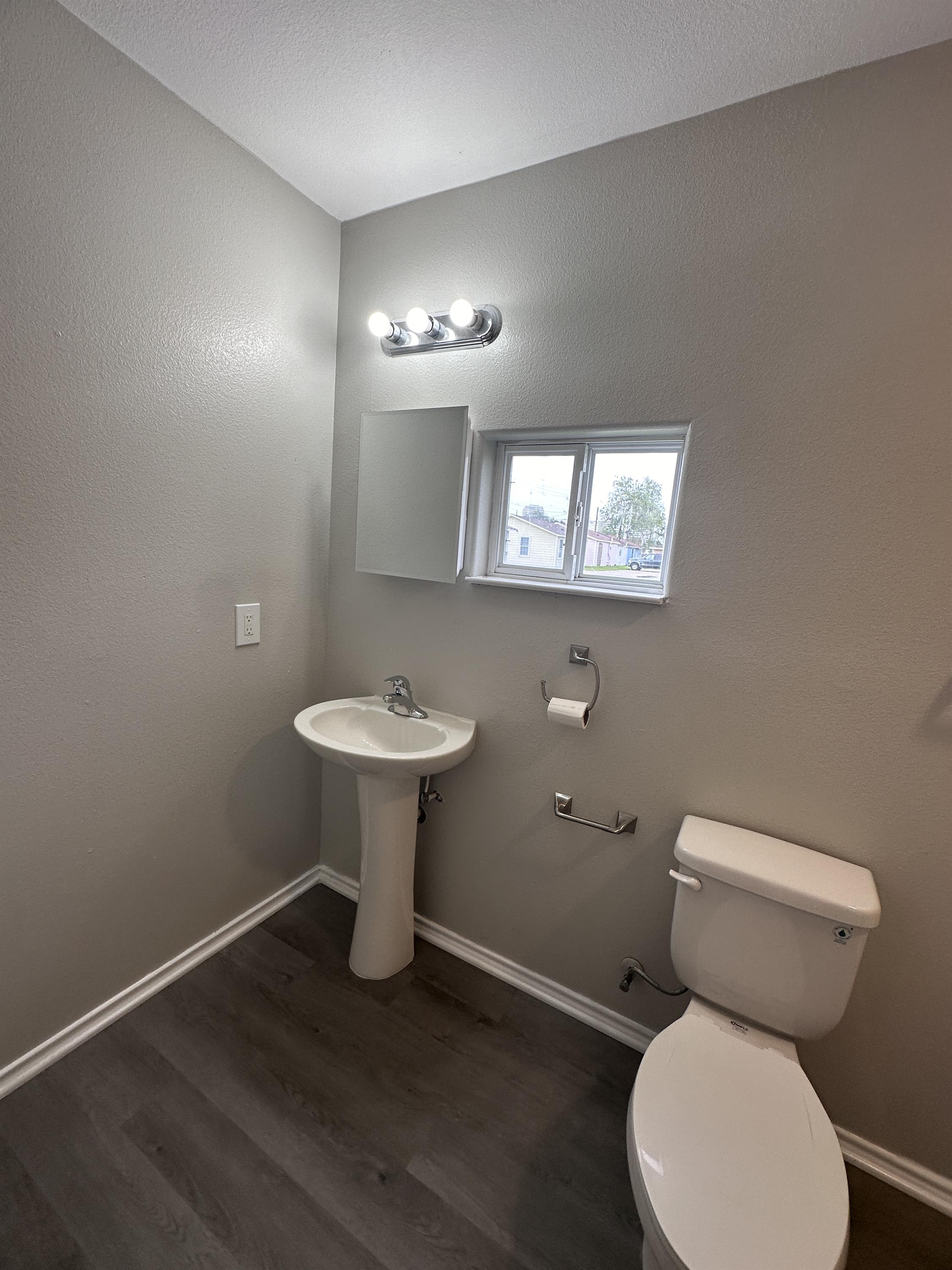 2 116 Lowell Street – photo 3