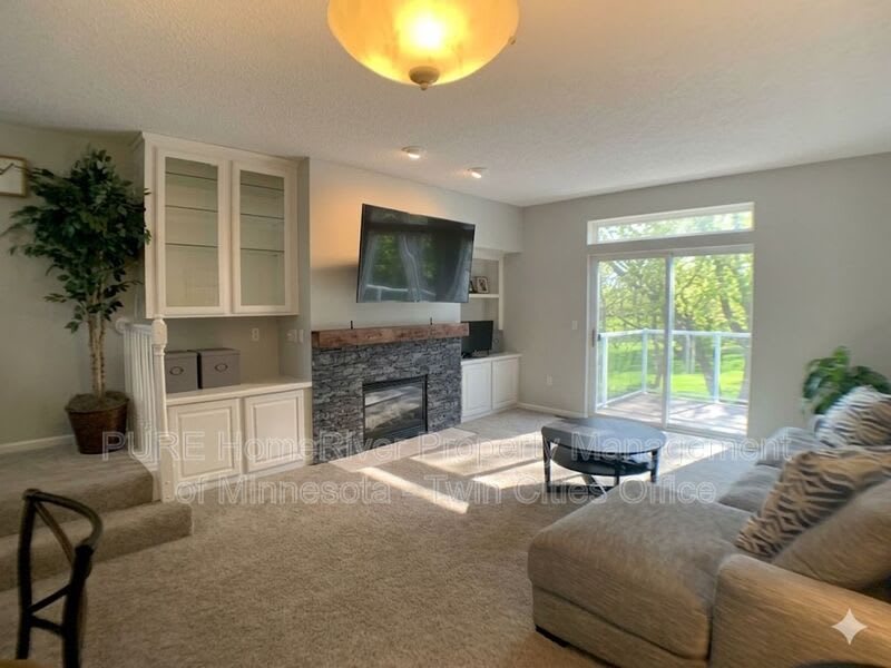 2245 Creekside Ct – photo 4