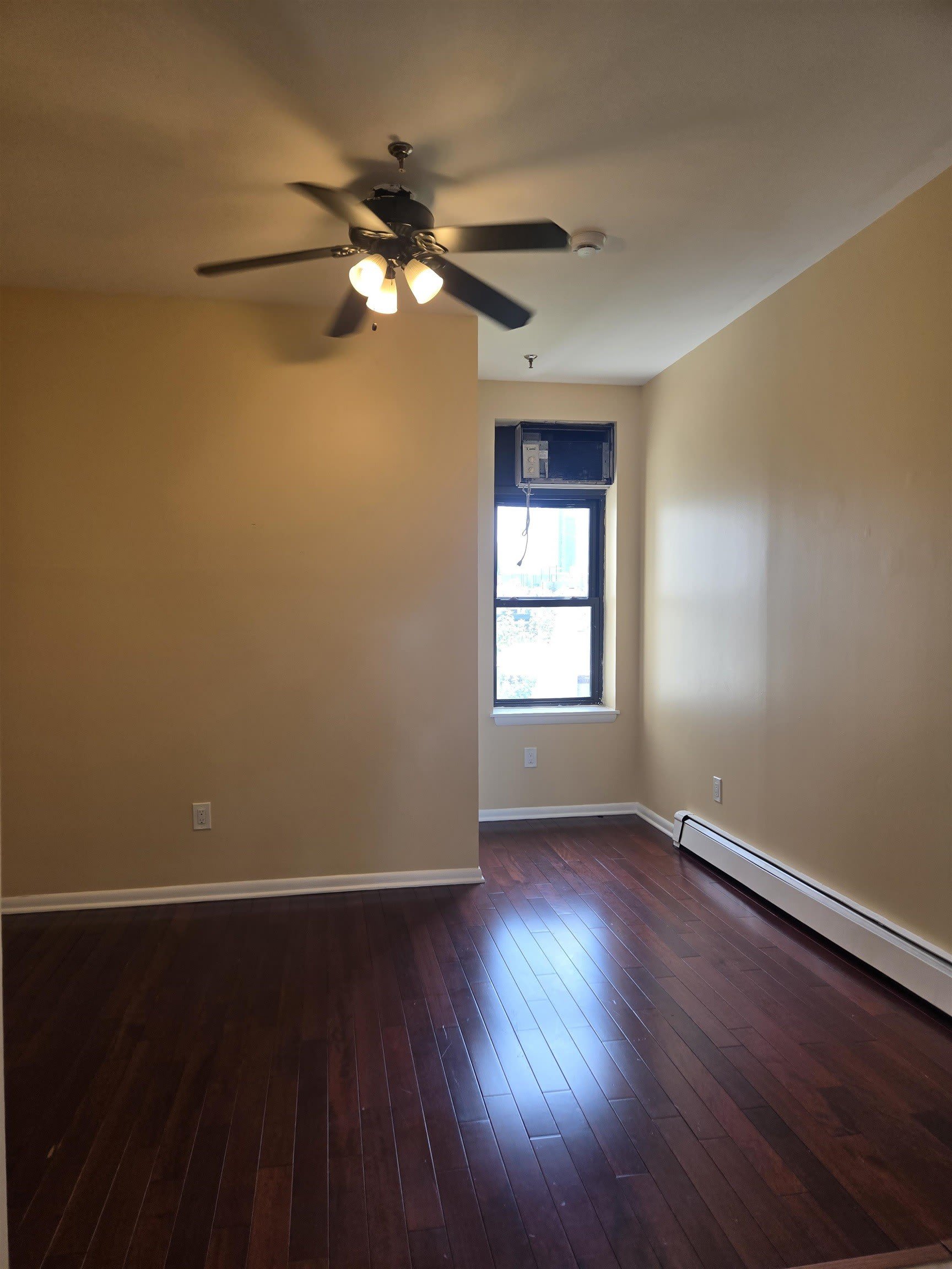 809 Park Ave – photo 3