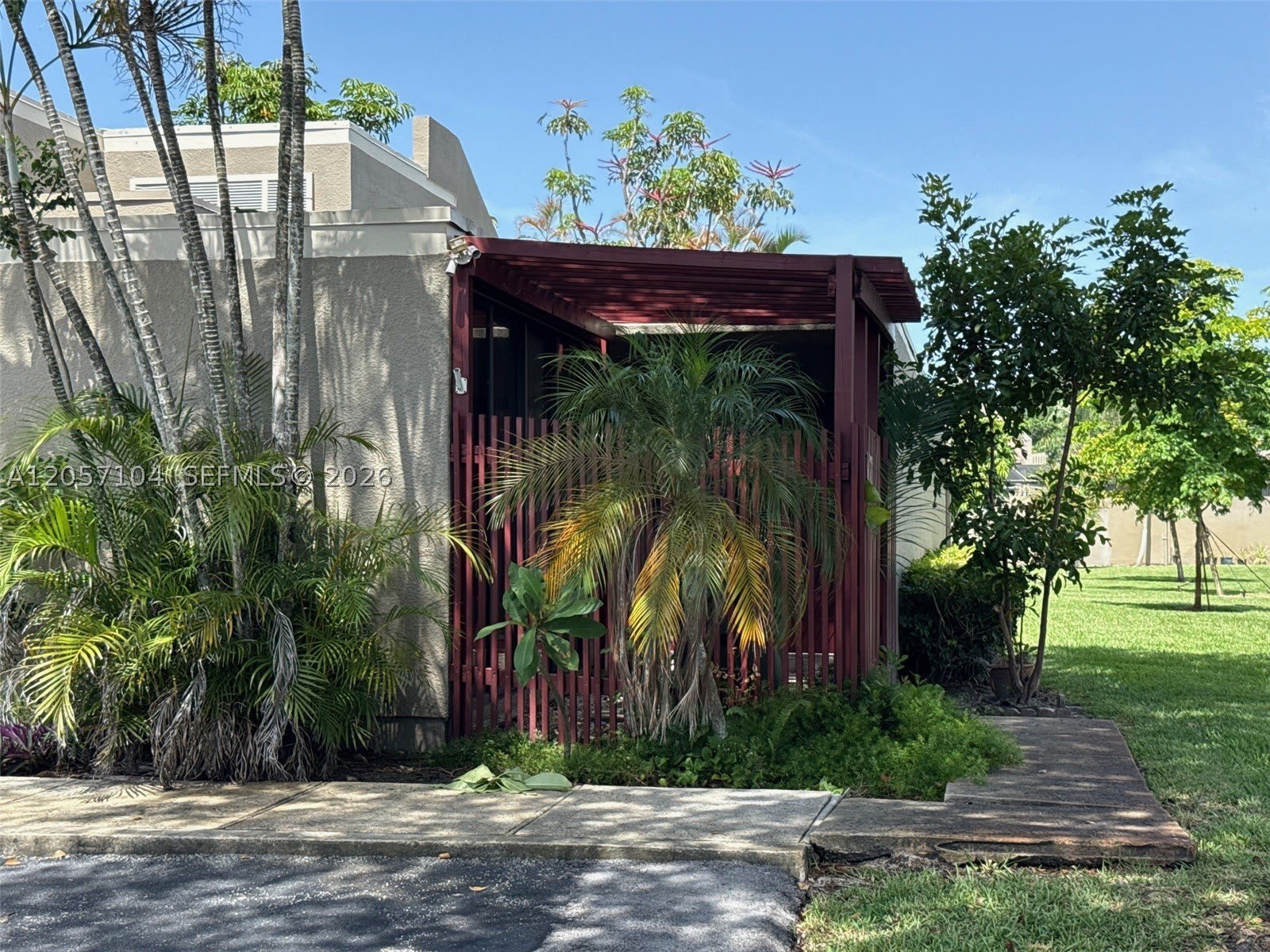 1071 Windward Dr – photo 2