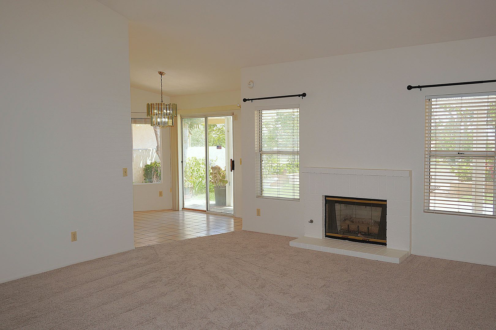 Sun Lakes 3 Bedroom Backs The Golf Course – photo 5
