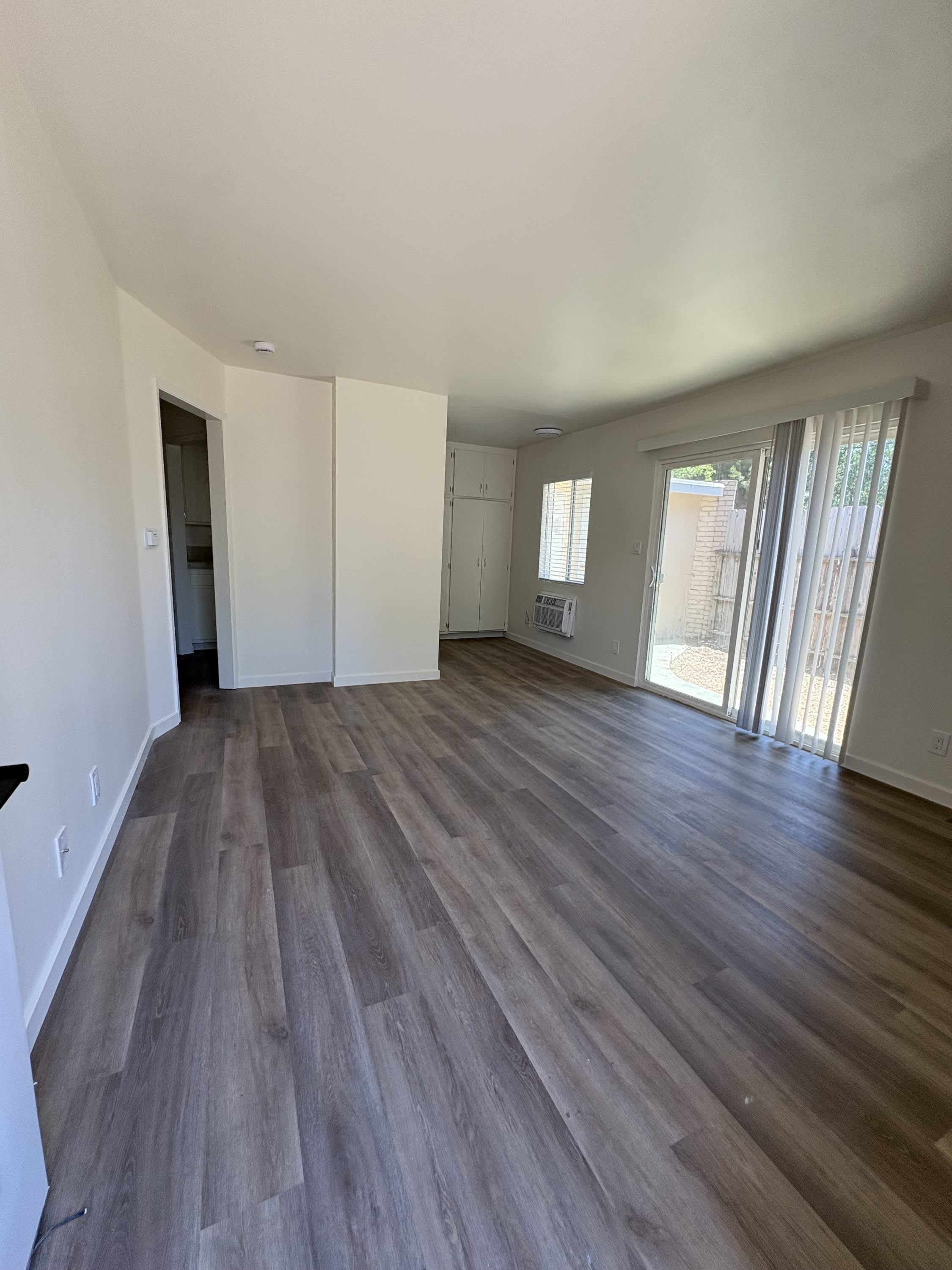 514 East Oak Street – photo 1