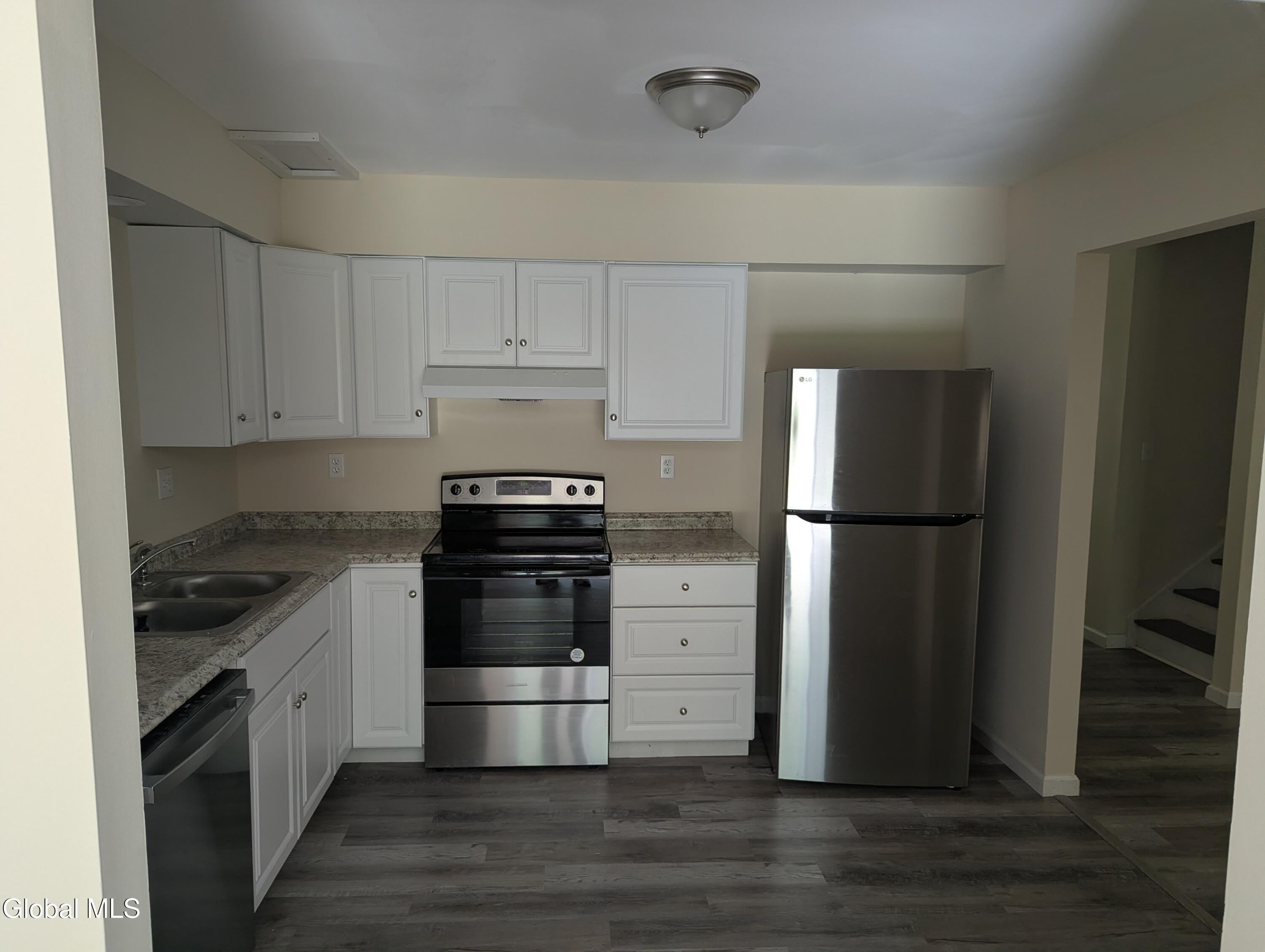 30 Clubhouse Drive – photo 4