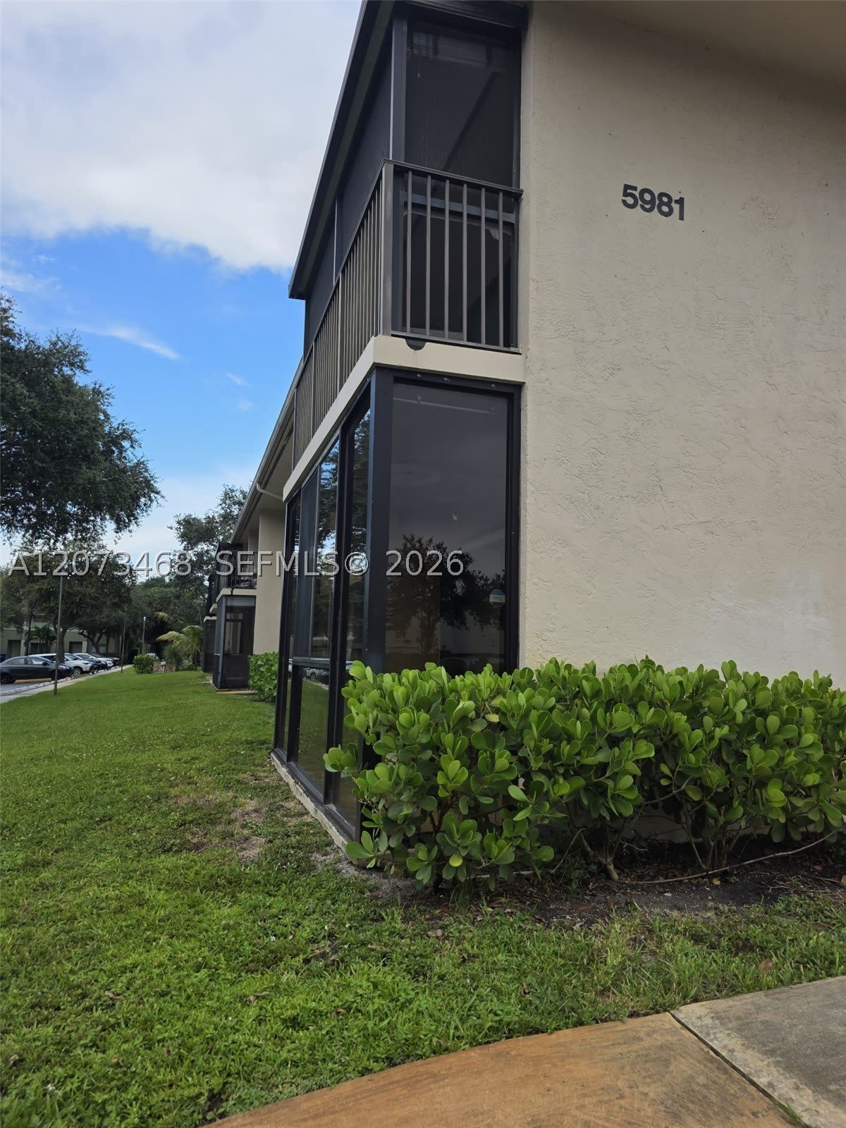 5981 Washington St – photo 1