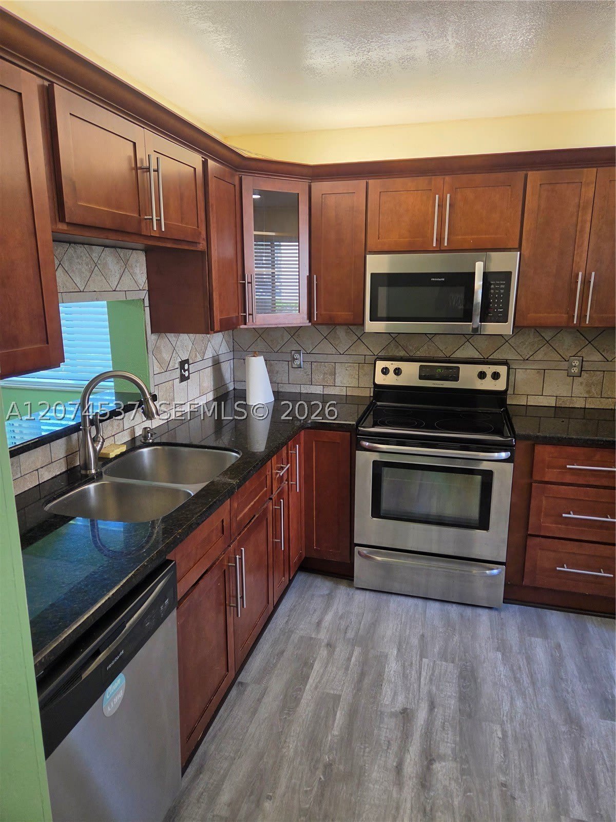 8041 Southgate Blvd – photo 4