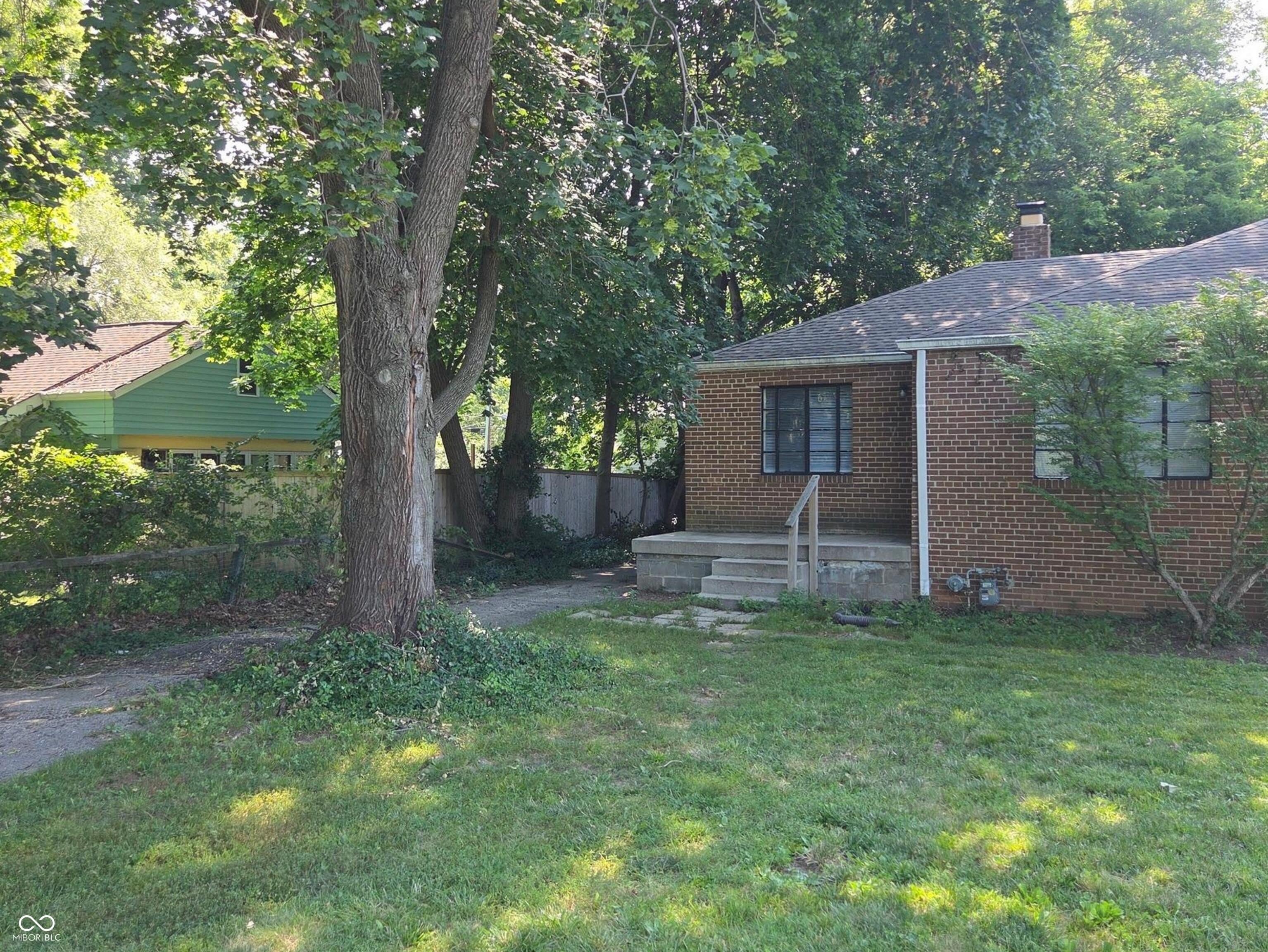 67 W Westfield Boulevard – photo 2