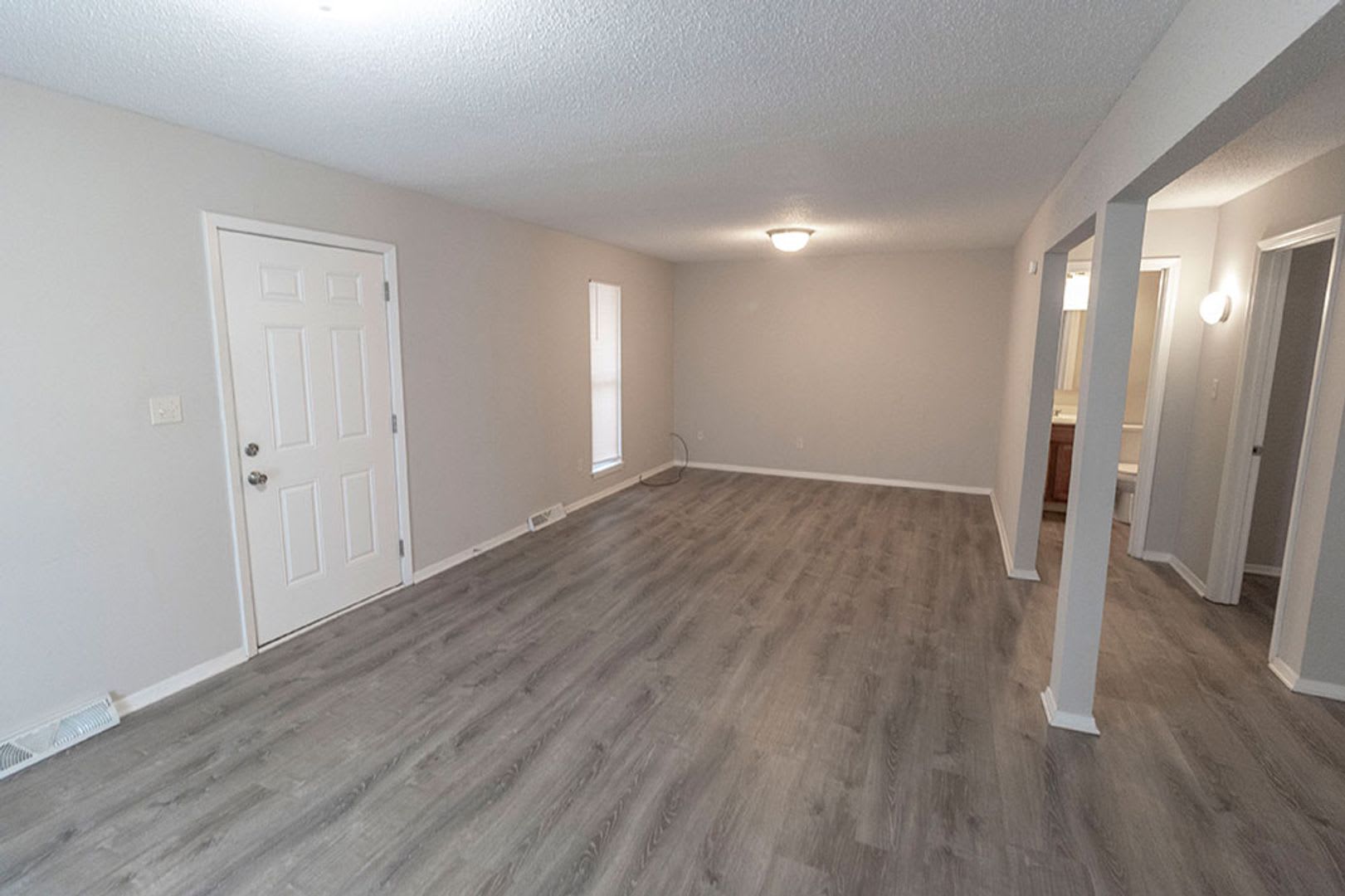 Charming 3 Bedroom Duplex – photo 4