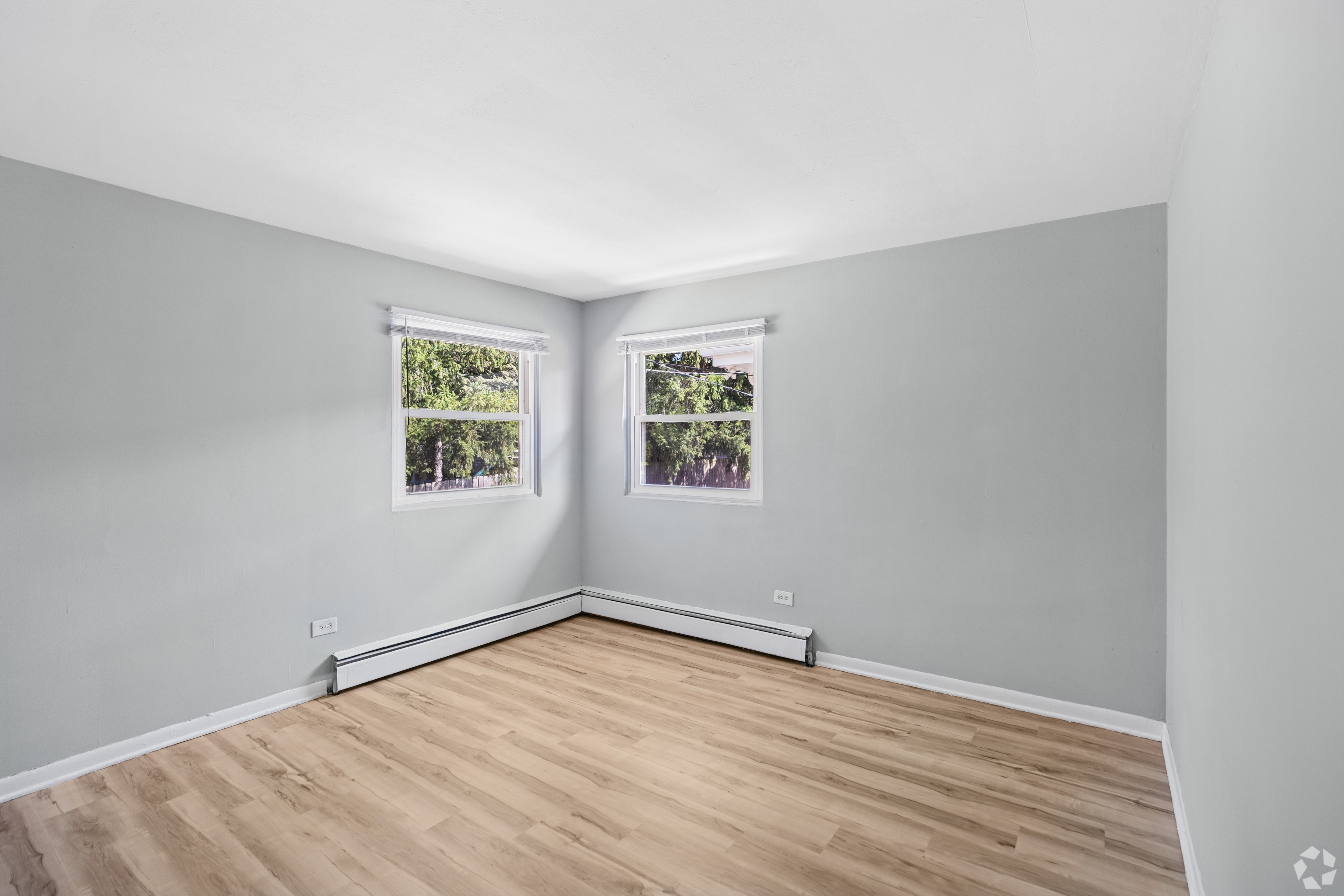 1032 E Division St – photo 2