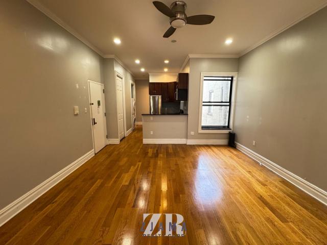323 Lincoln Place – photo 4