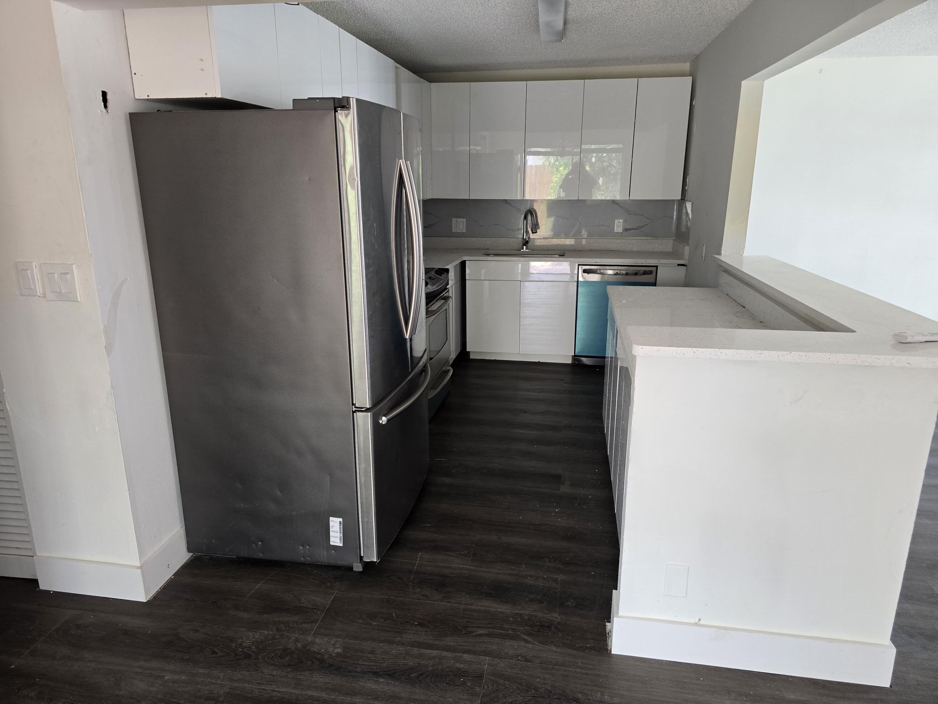 435 SW 61st Terrace – photo 4