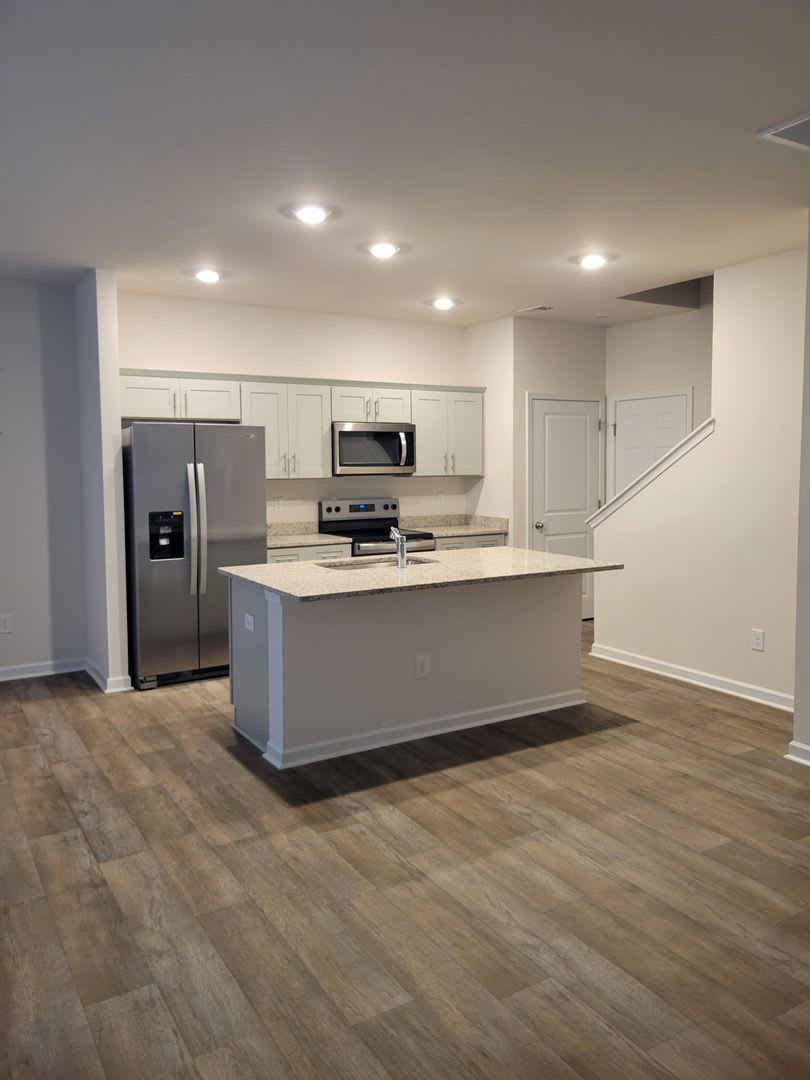 Spacious 4BR Townhome in Greensboro (Reedy Fork Community) – photo 2