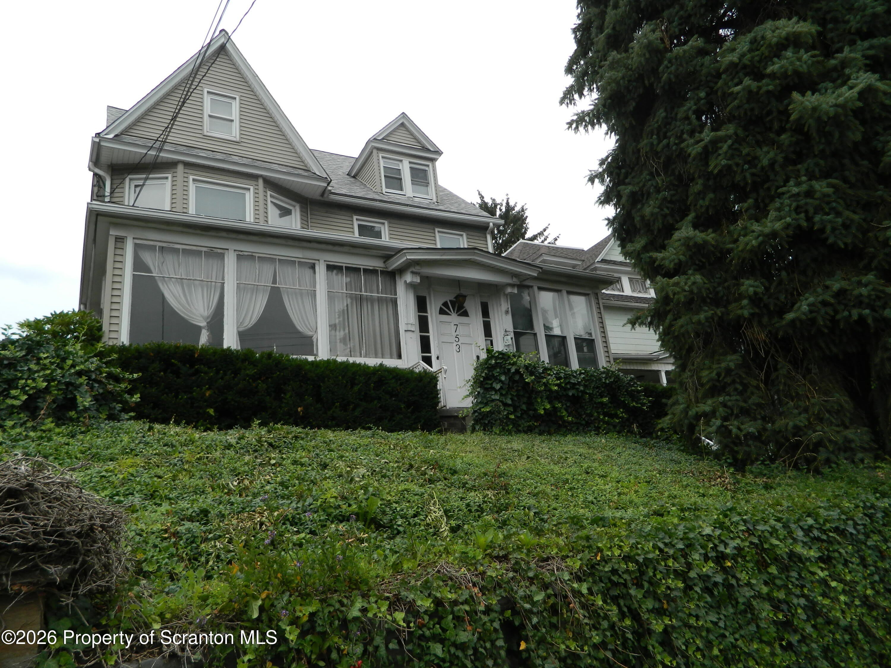 753 N Main Avenue – photo 1