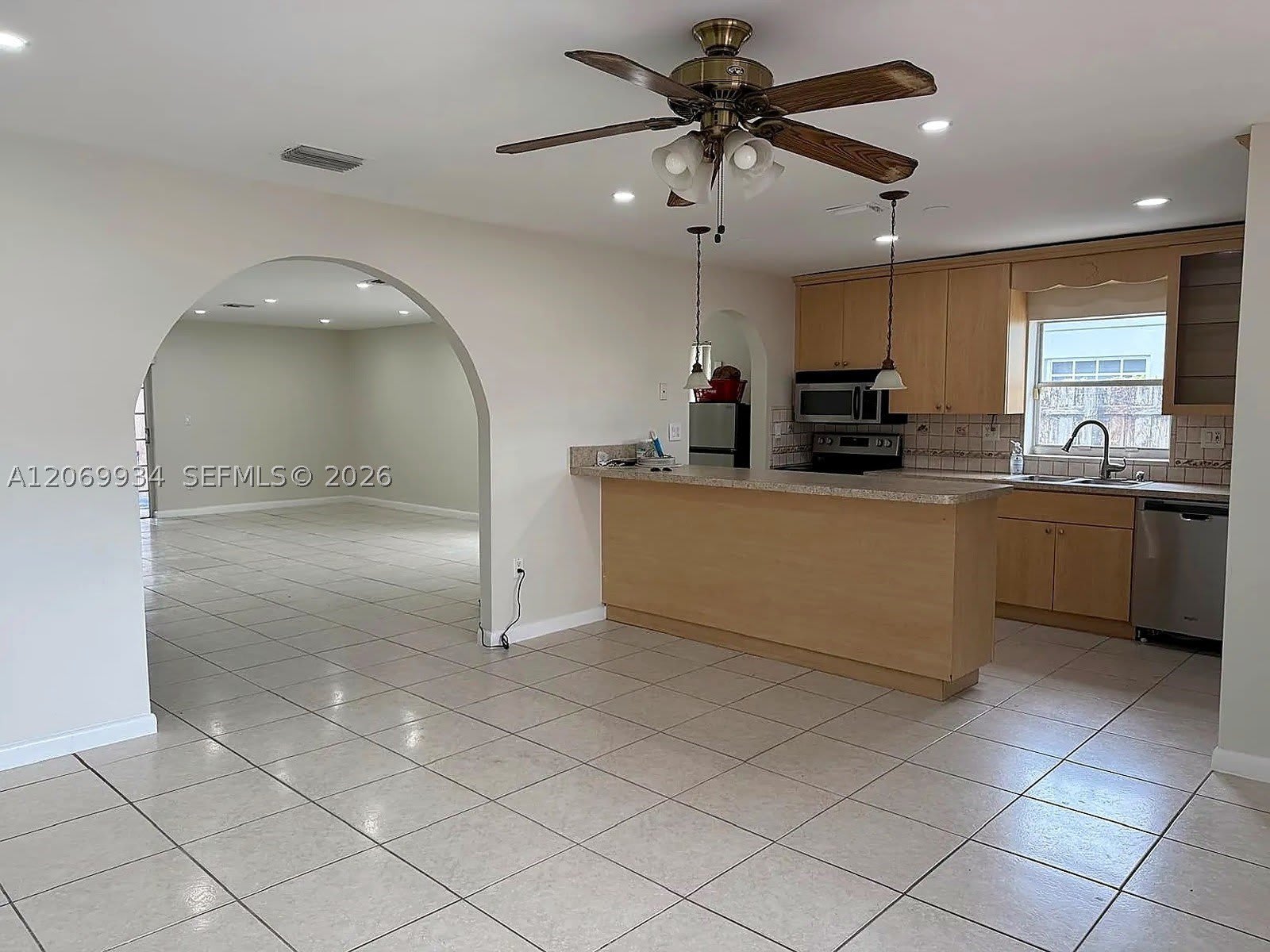 3232 Village Green Dr – photo 4